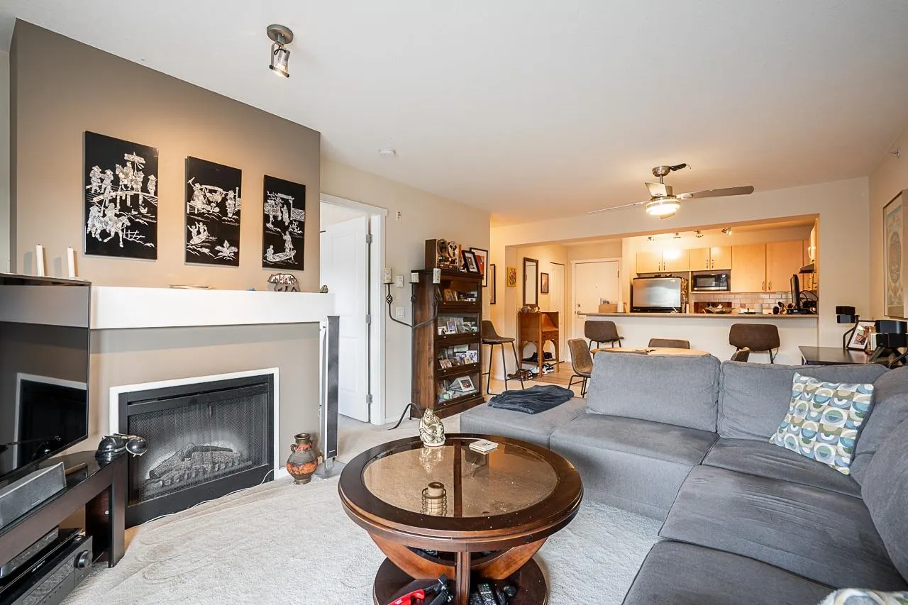 405 200 Klahanie Drive
