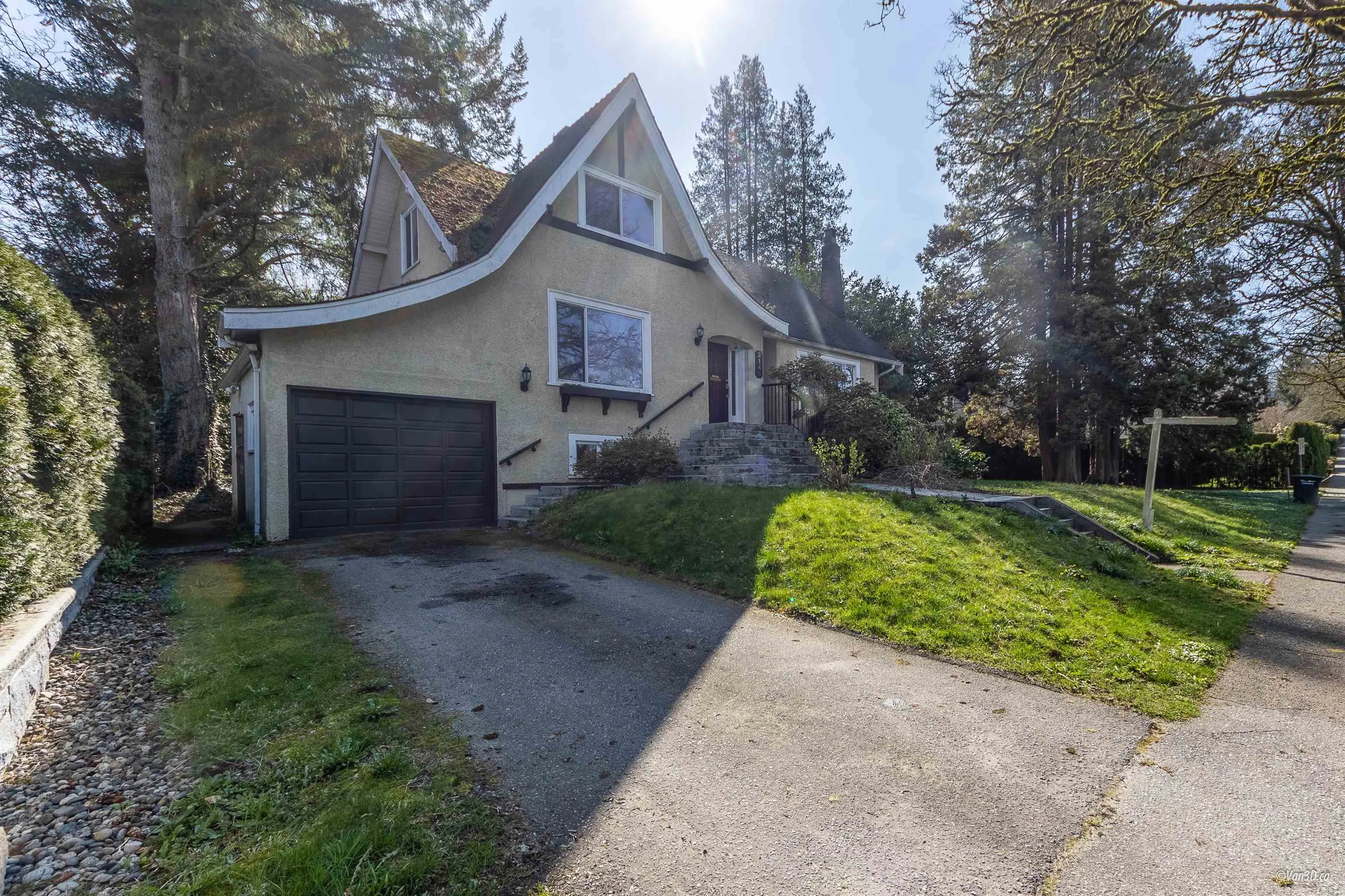 2146 W 33rd Avenue