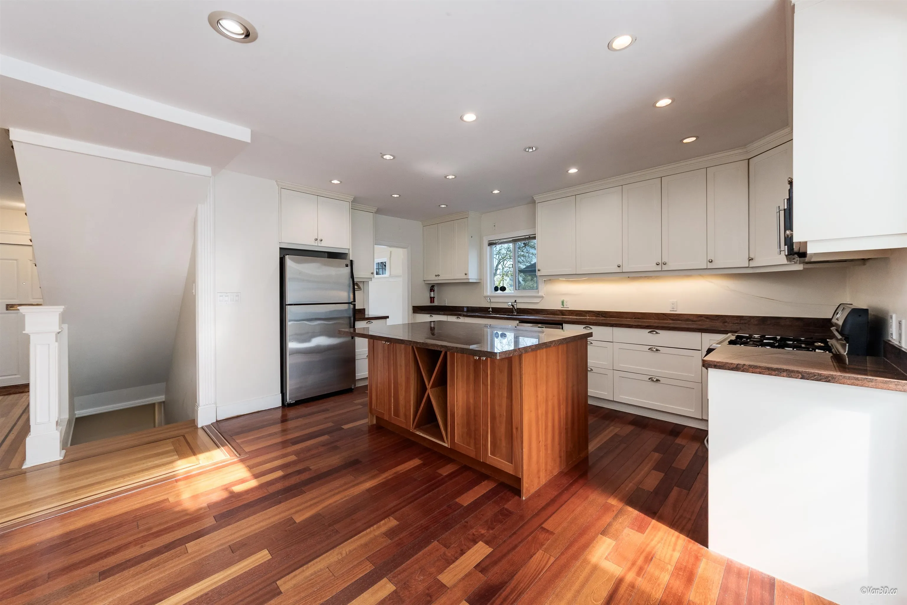 2146 W 33rd Avenue