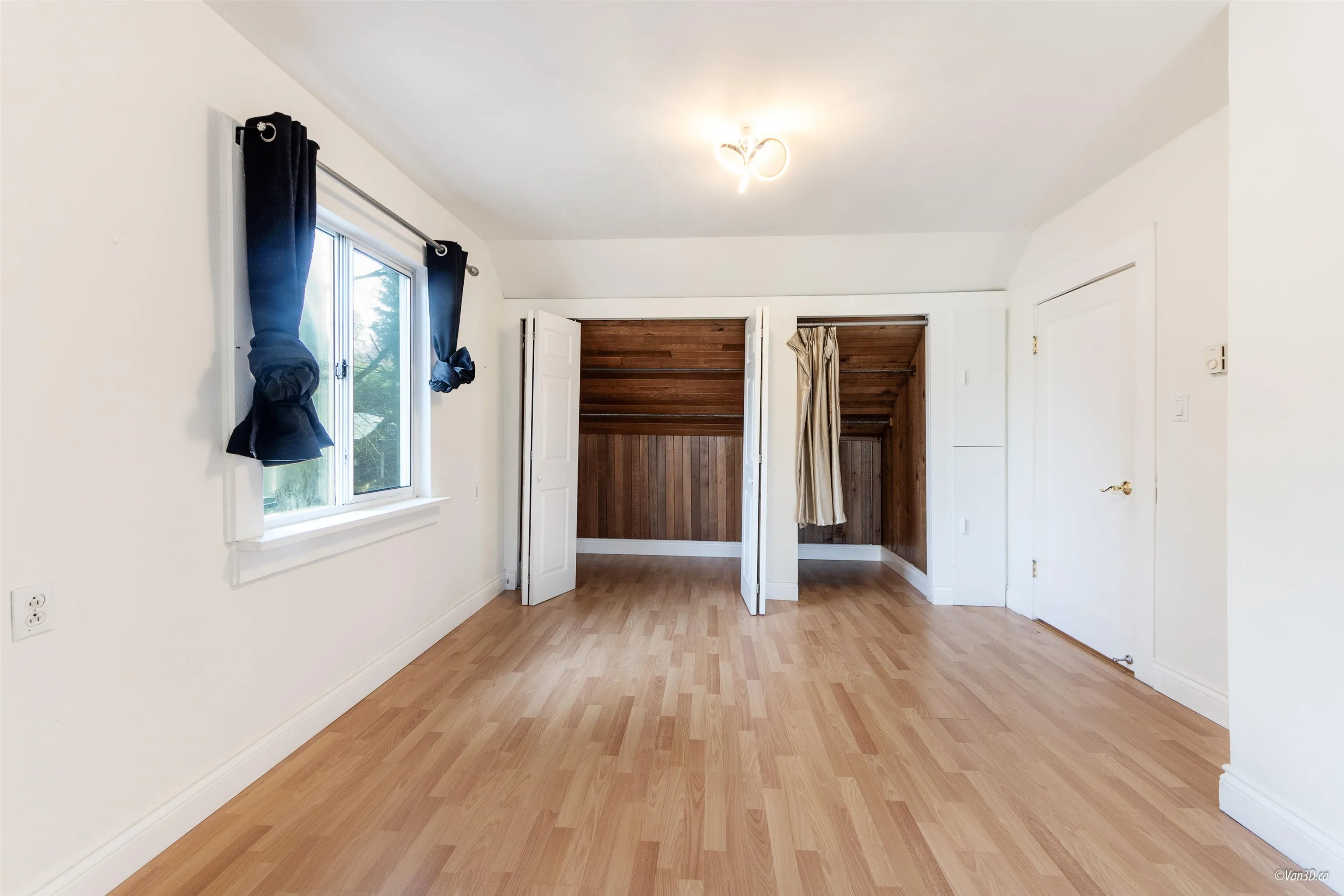 2146 W 33rd Avenue