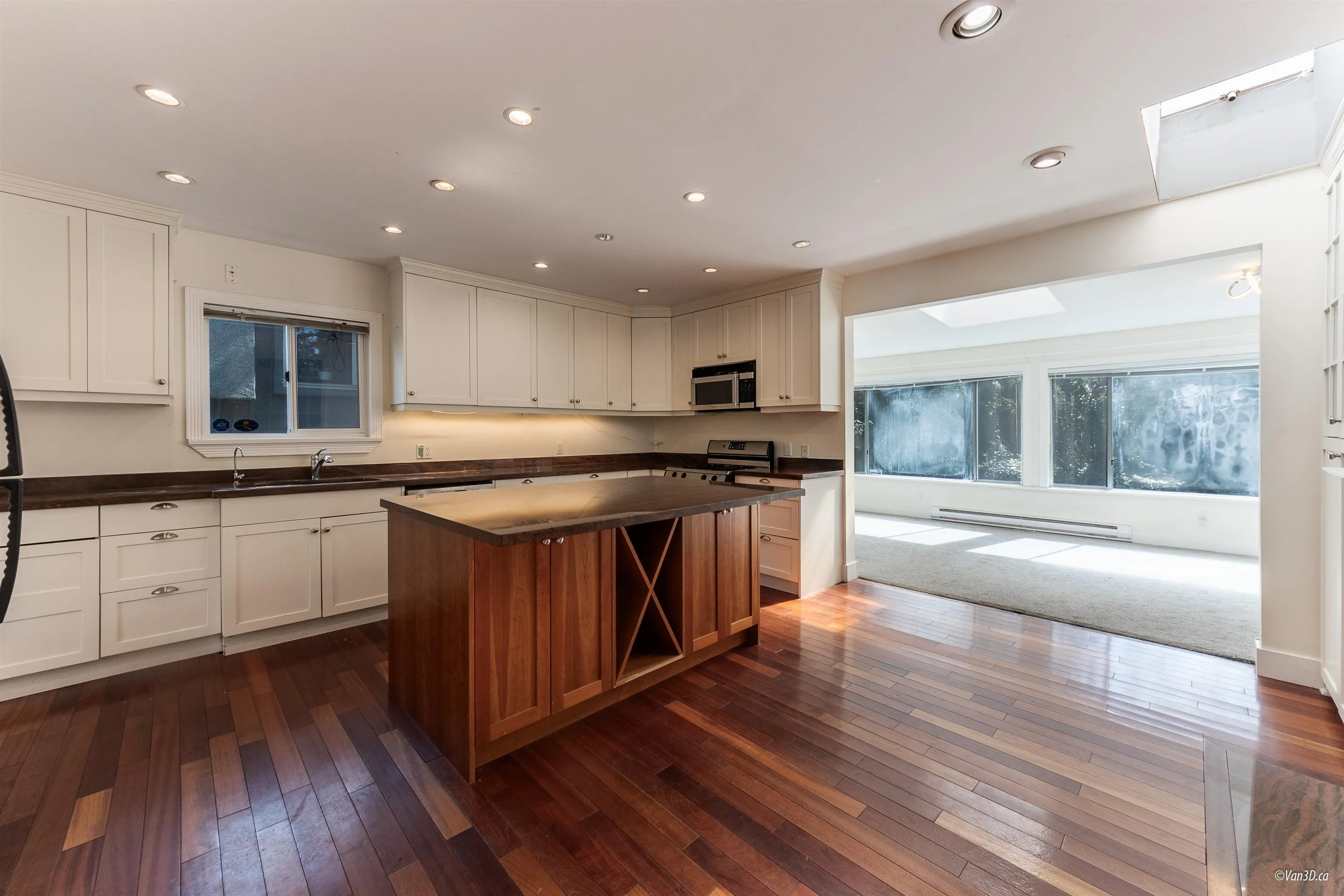 2146 W 33rd Avenue