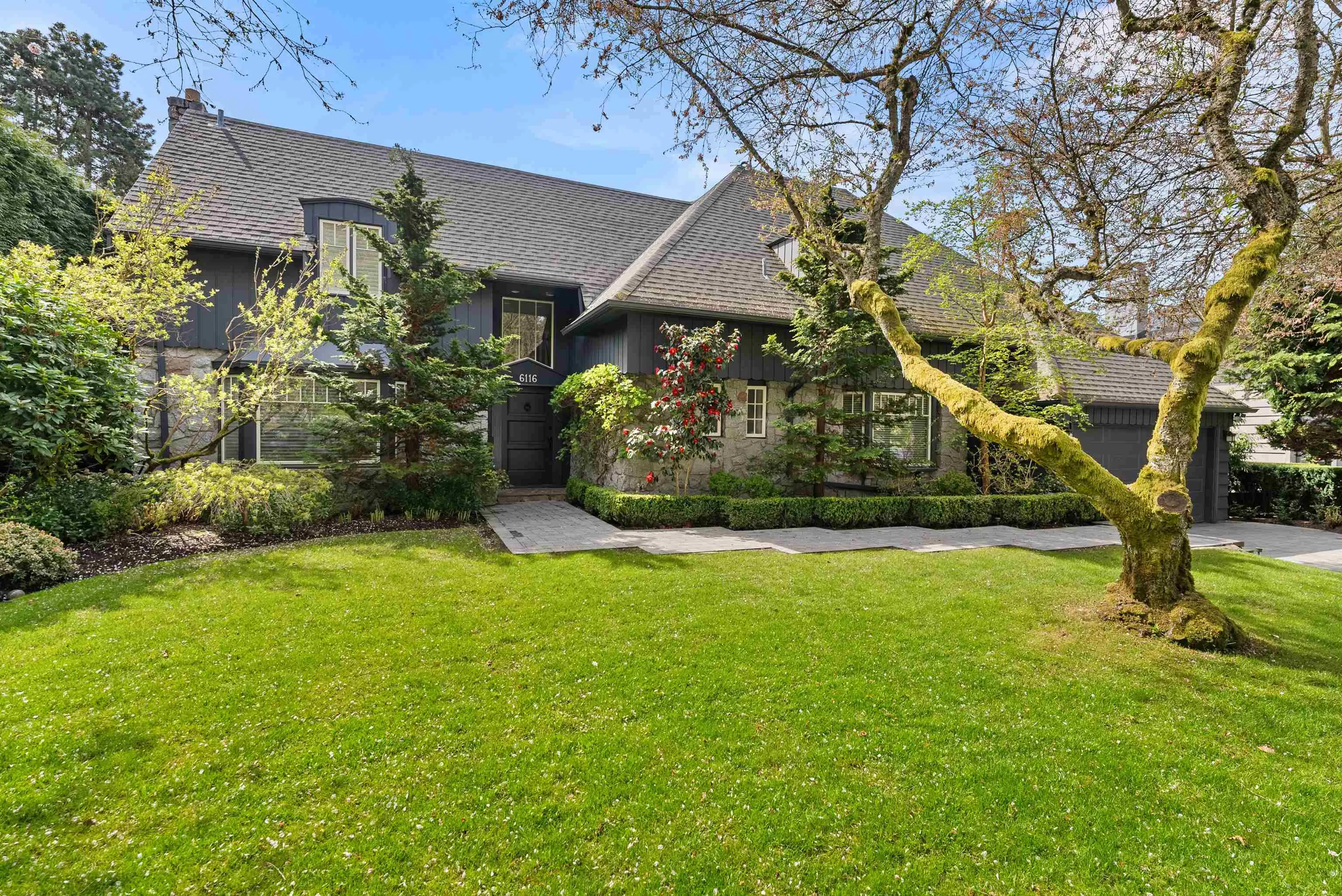 6116 Southlands Place