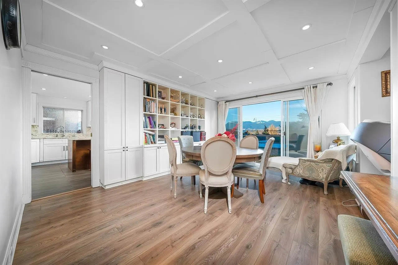 4333 Locarno Crescent