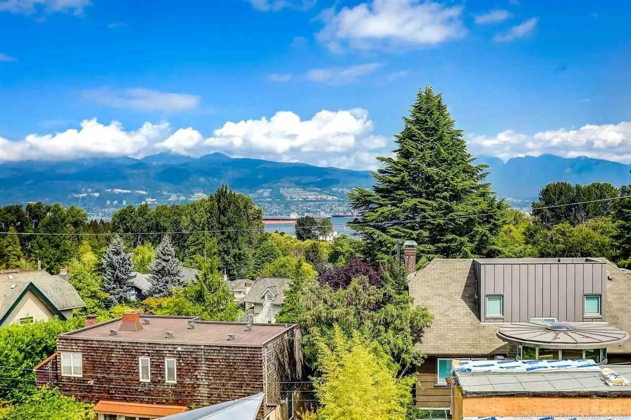 4333 Locarno Crescent