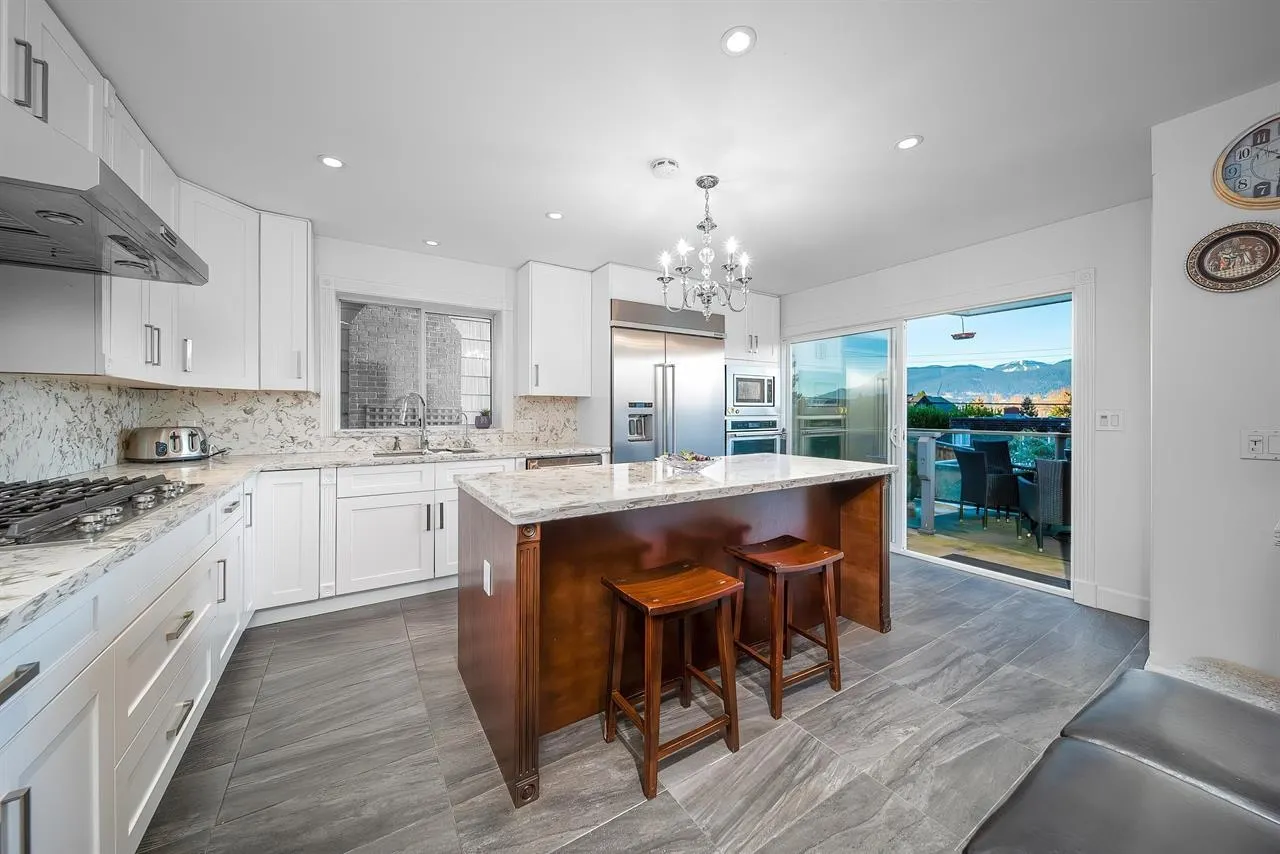 4333 Locarno Crescent