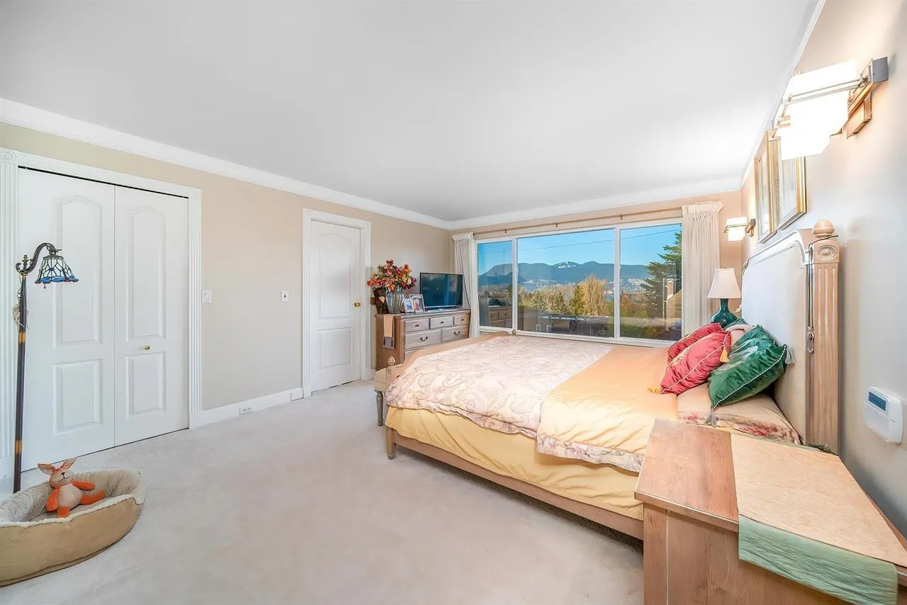 4333 Locarno Crescent