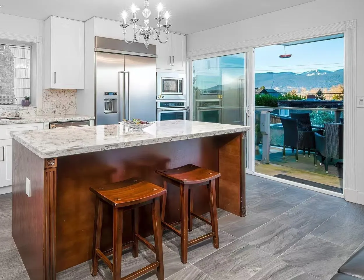 4333 Locarno Crescent