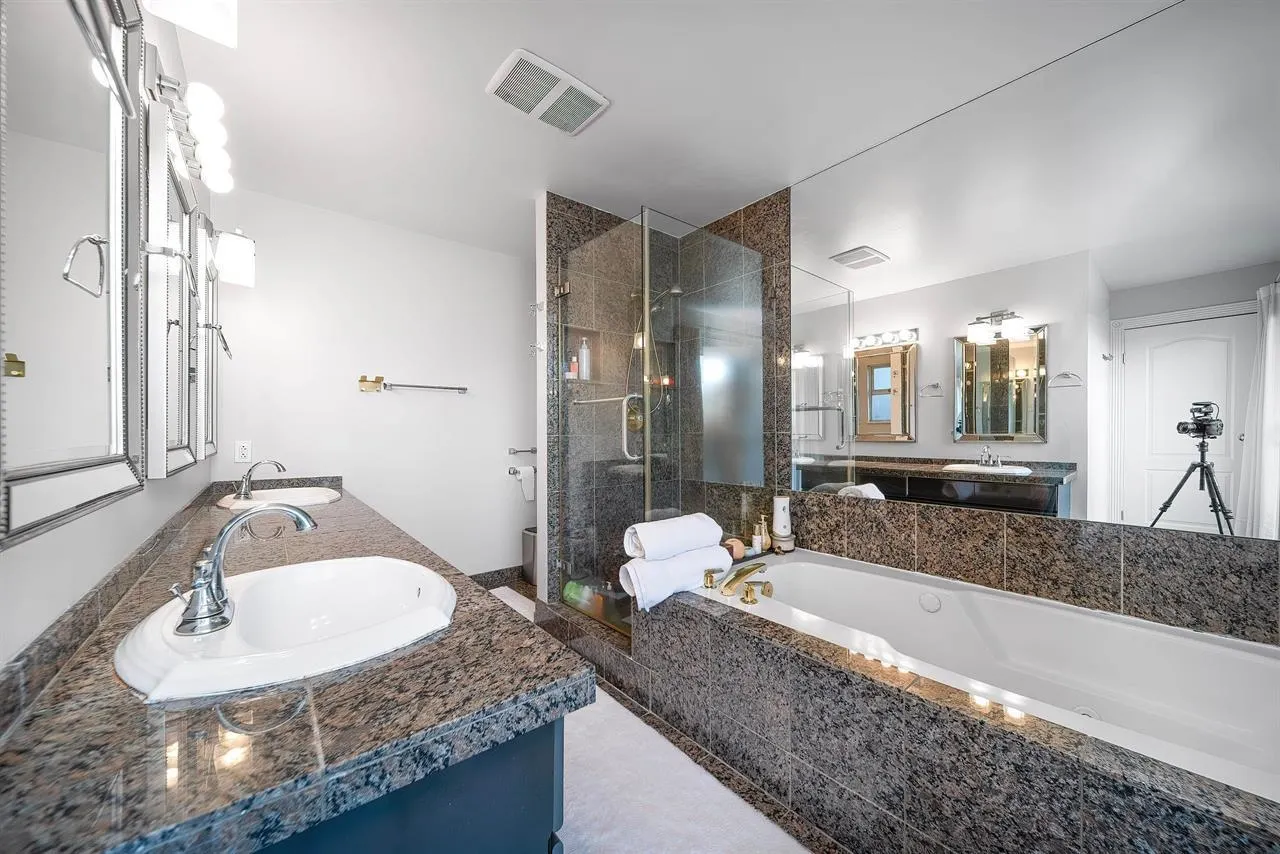 4333 Locarno Crescent