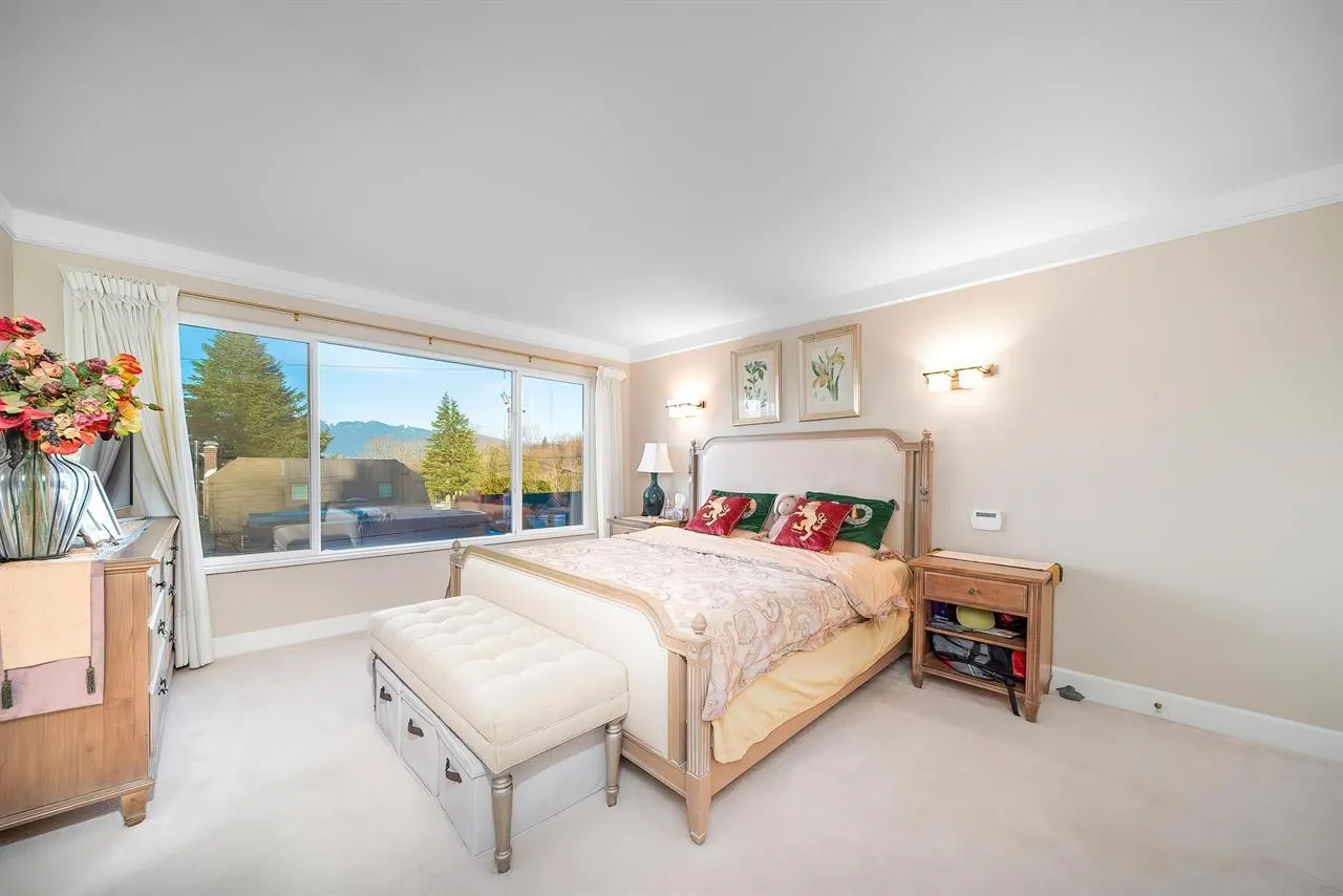 4333 Locarno Crescent