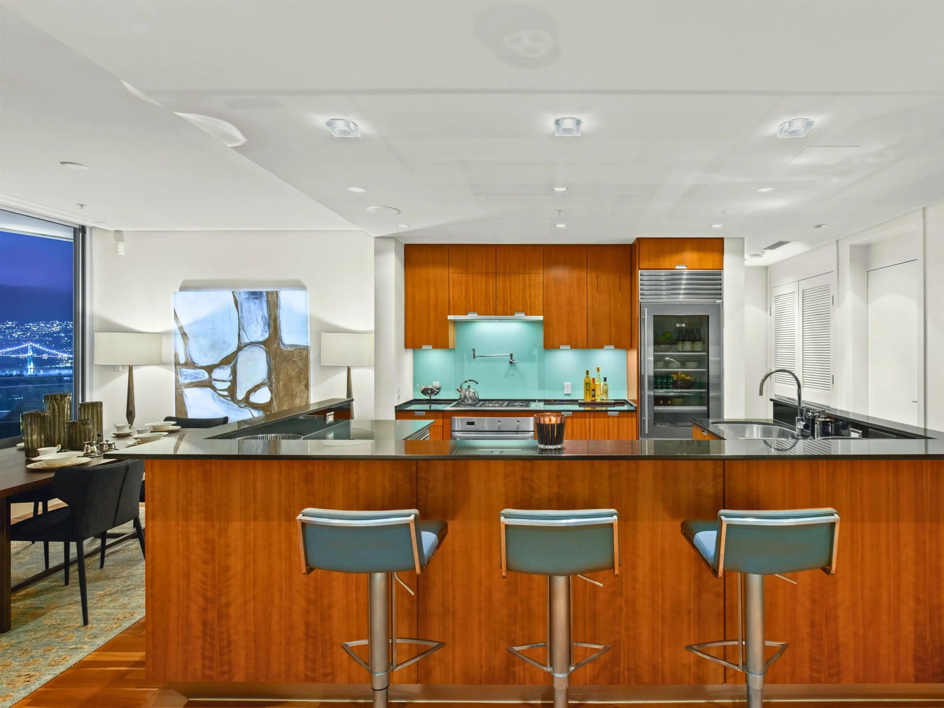 2803 1077 W Cordova Street