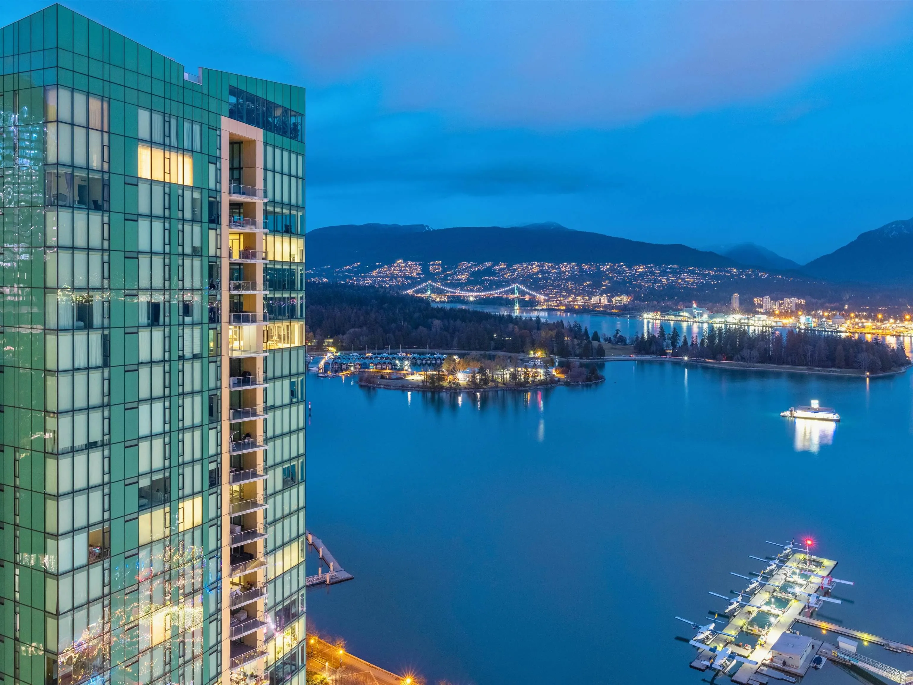 2803 1077 W Cordova Street