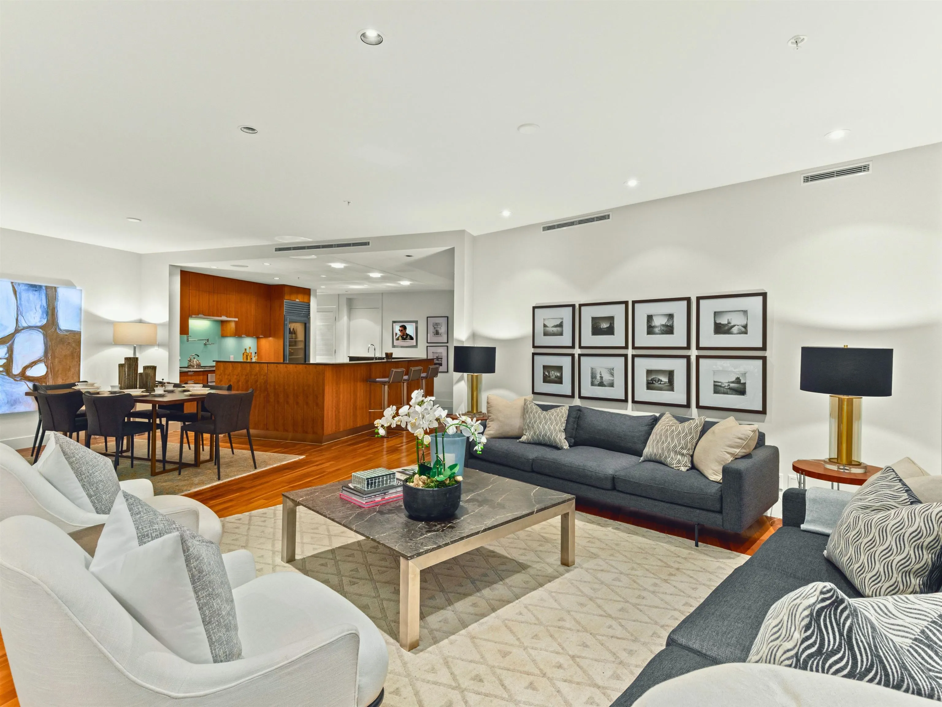 2803 1077 W Cordova Street