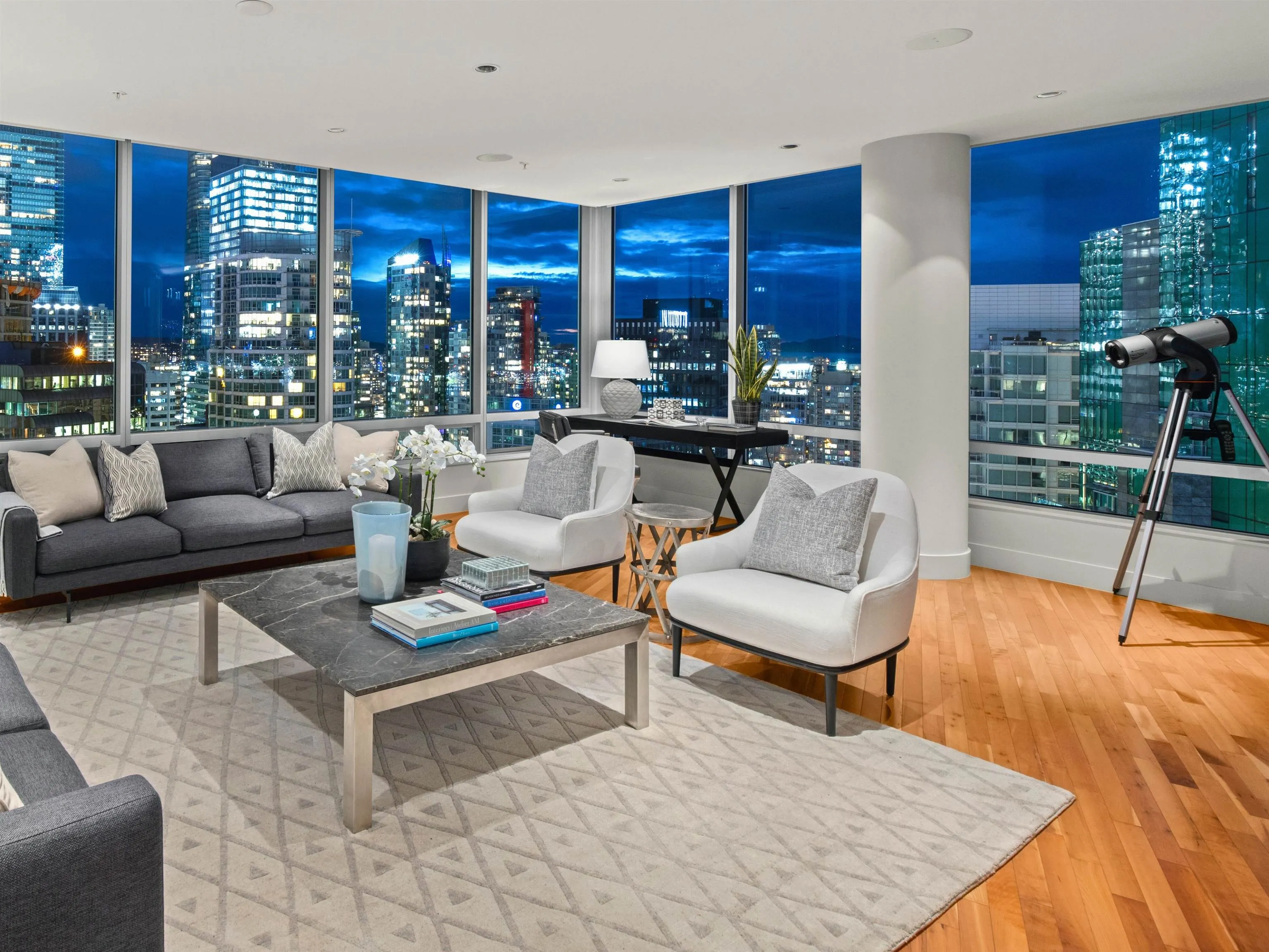 2803 1077 W Cordova Street