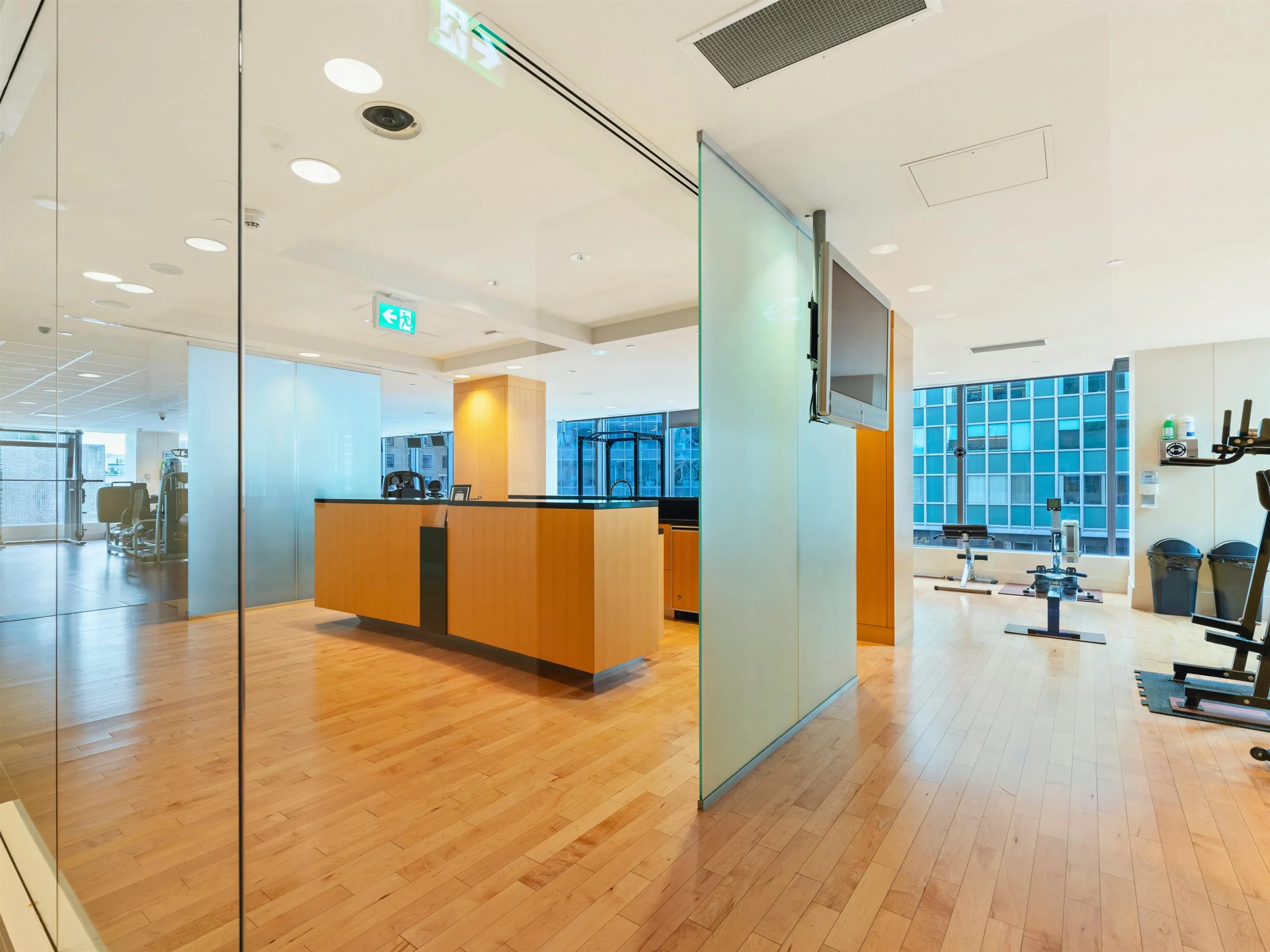 2803 1077 W Cordova Street