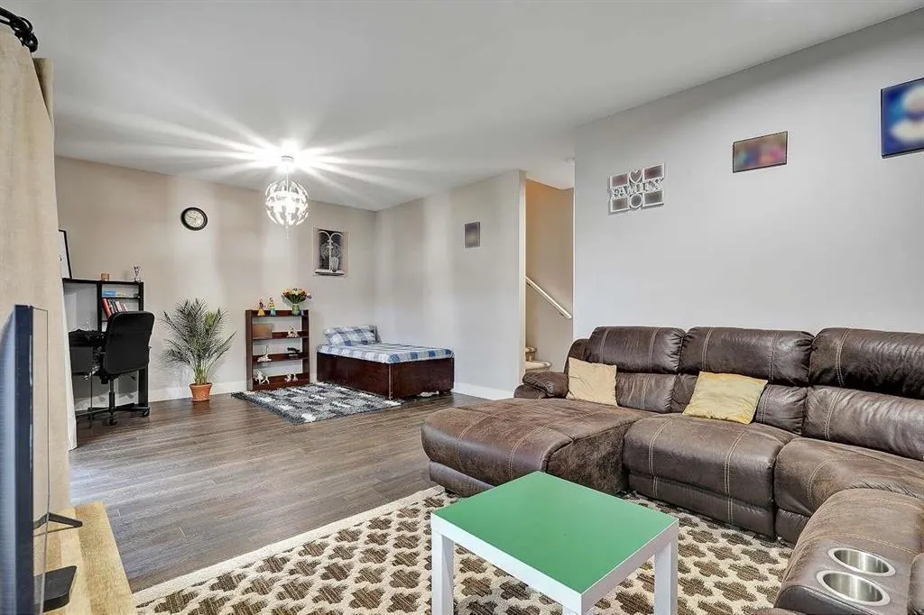 9 12775 63 Avenue