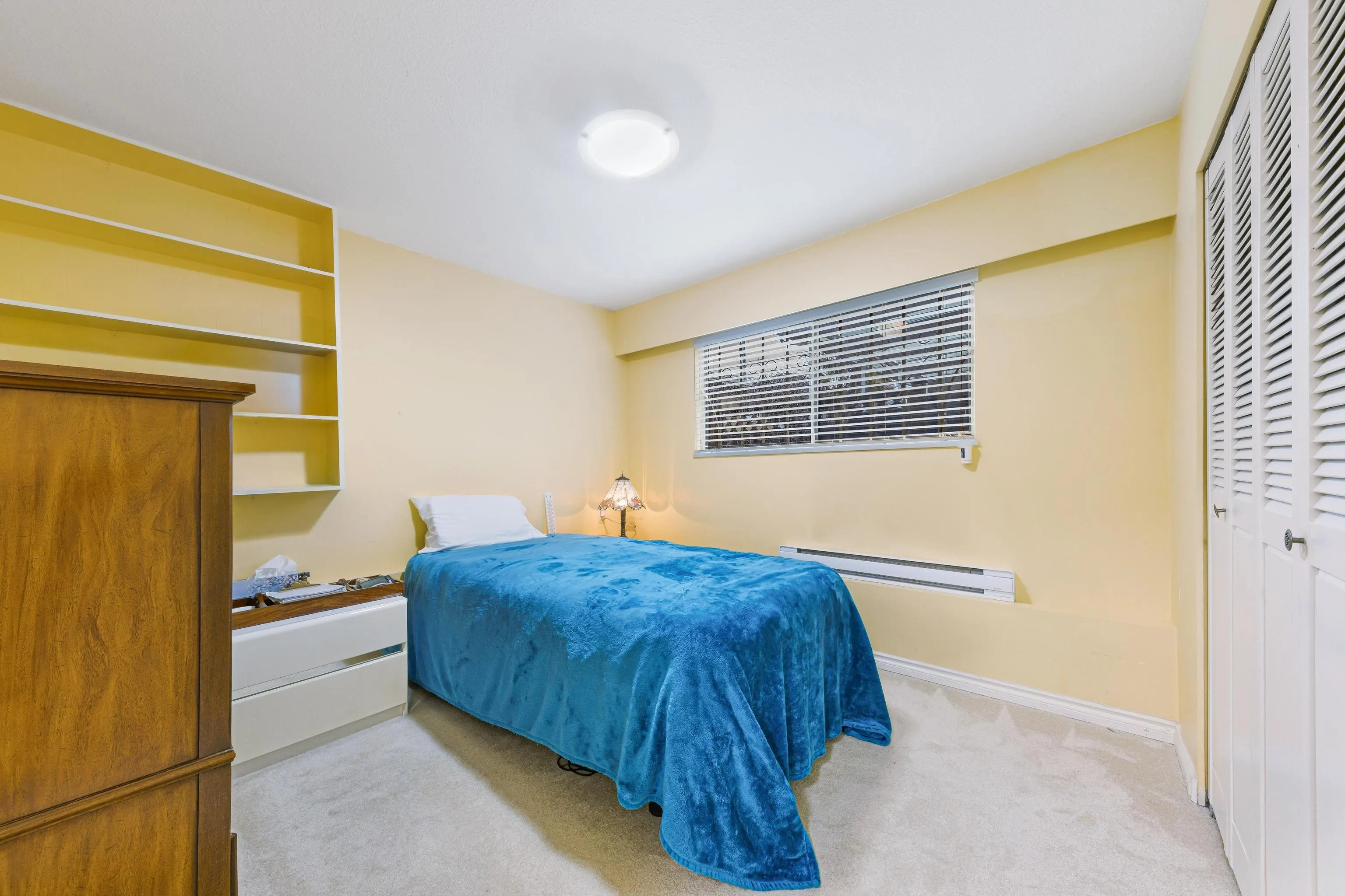 137 W Woodstock Avenue