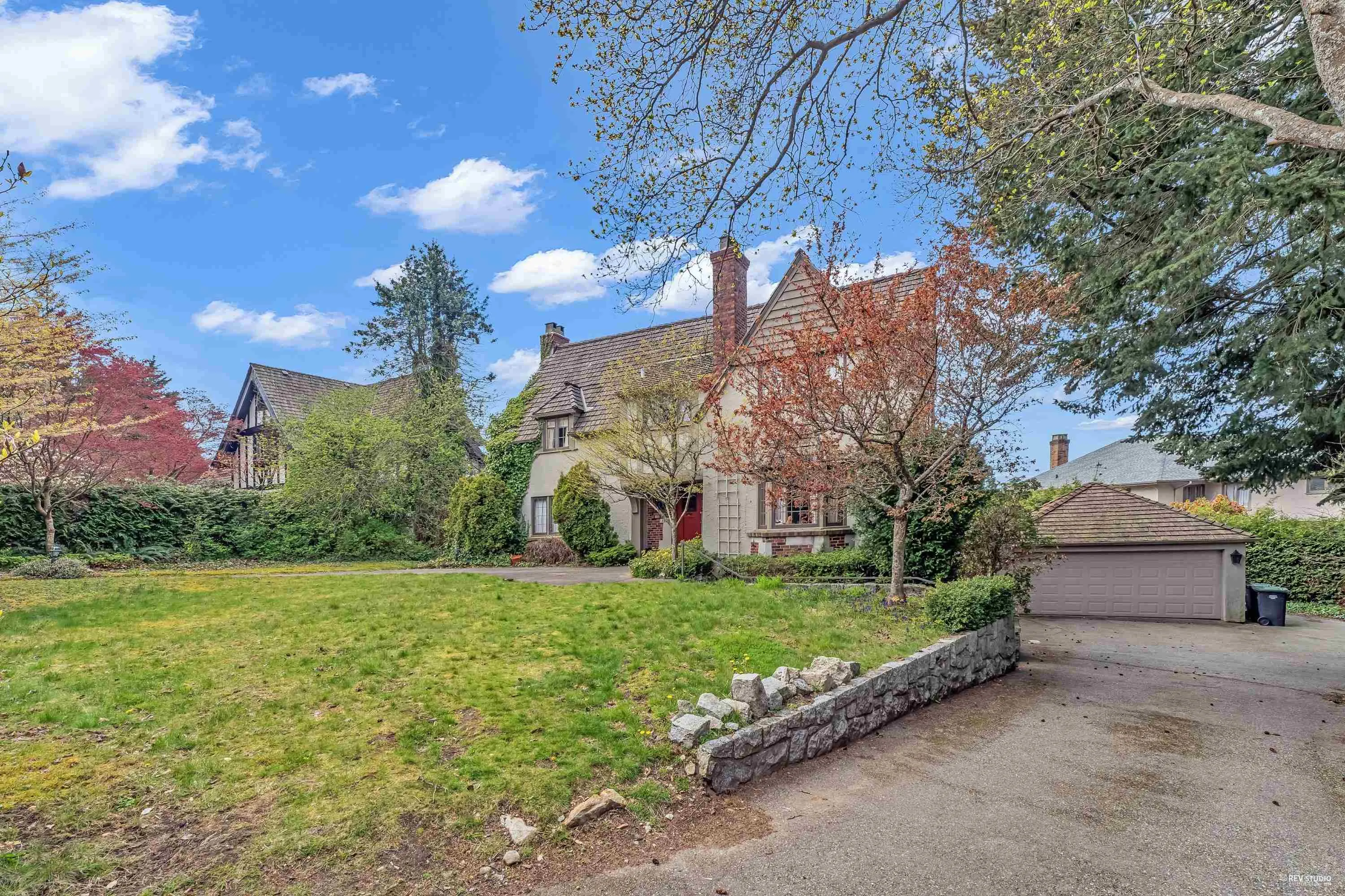 1529 Western Crescent