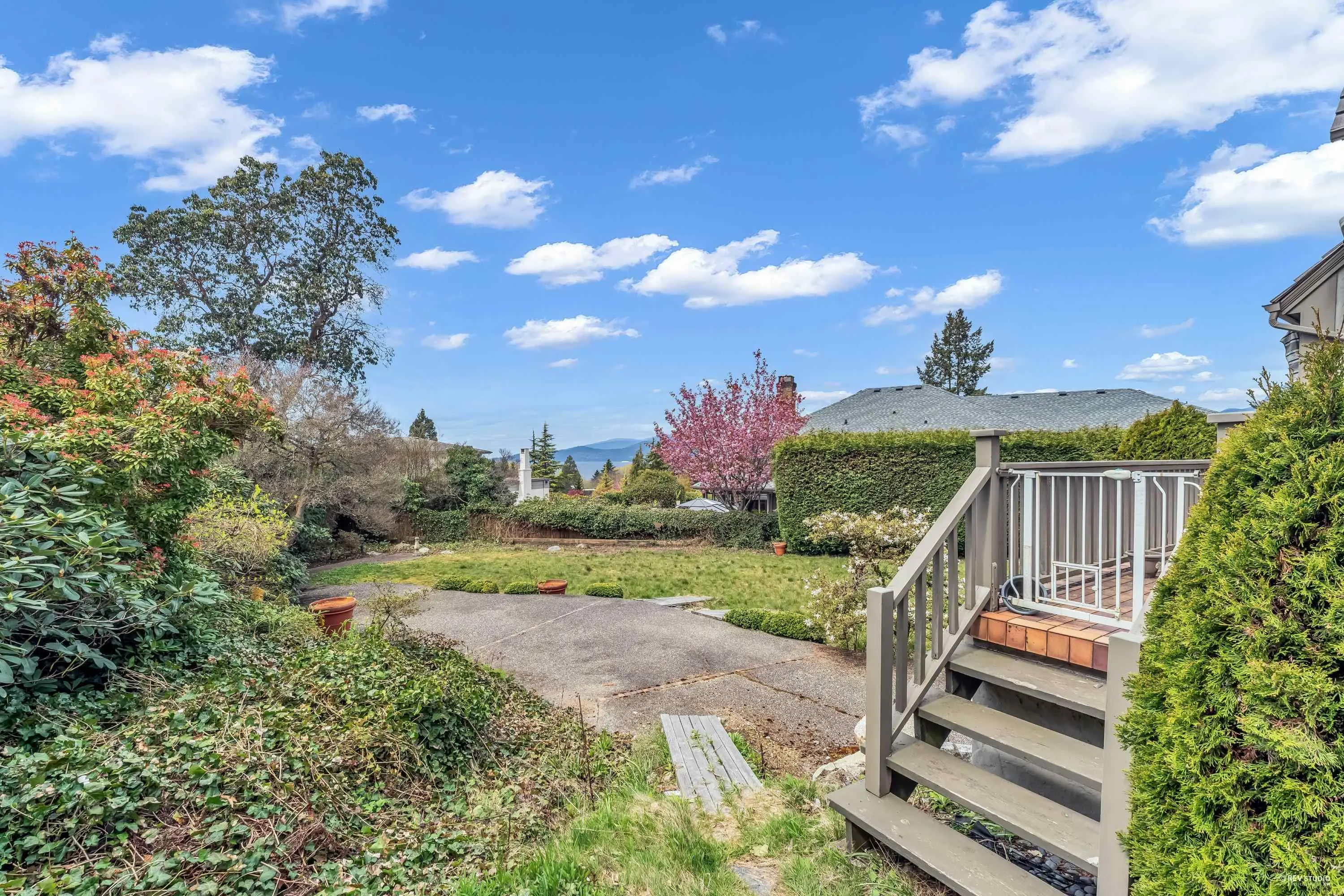 1529 Western Crescent