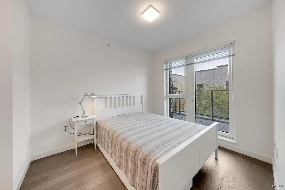201 5383 Cambie Street