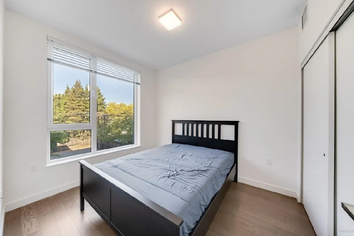 201 5383 Cambie Street