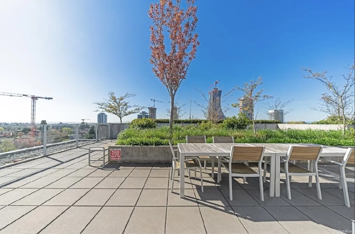 201 5383 Cambie Street