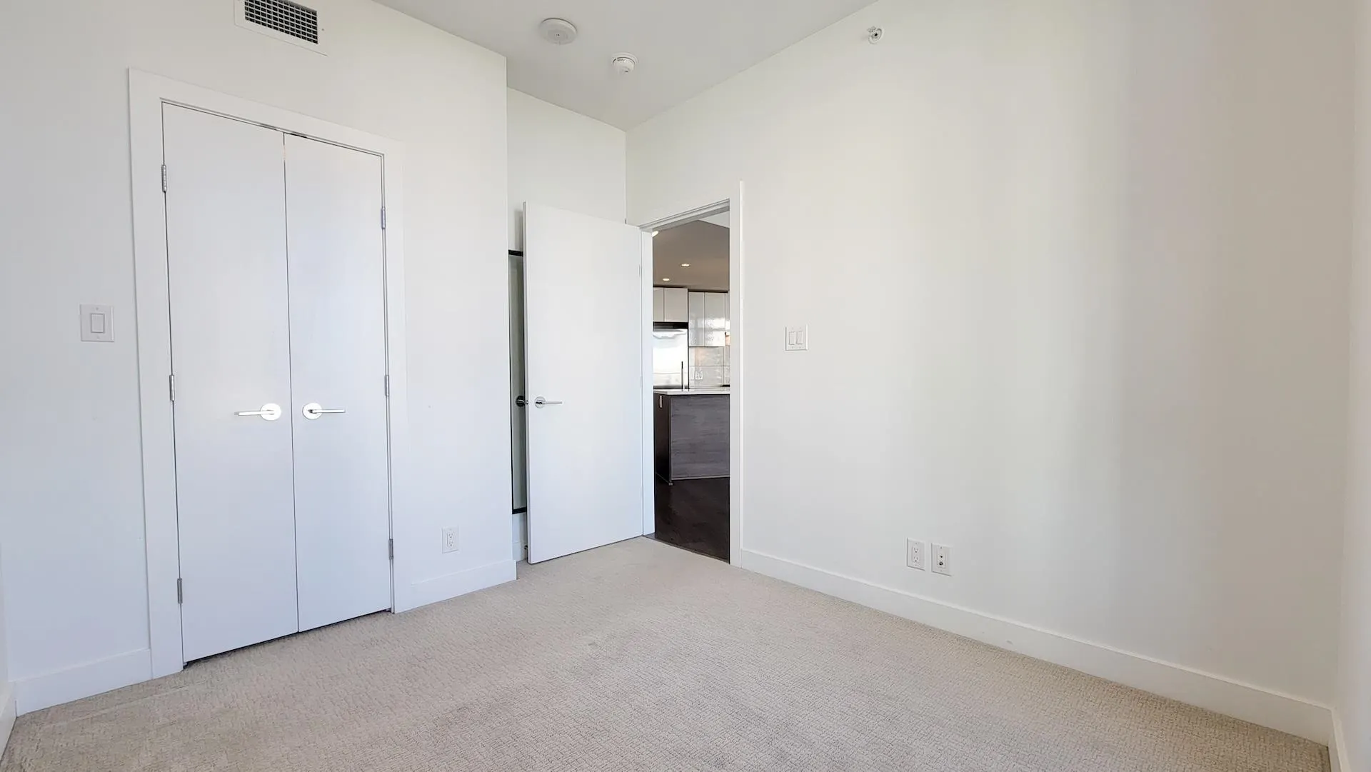 903 3557 Sawmill Crescent