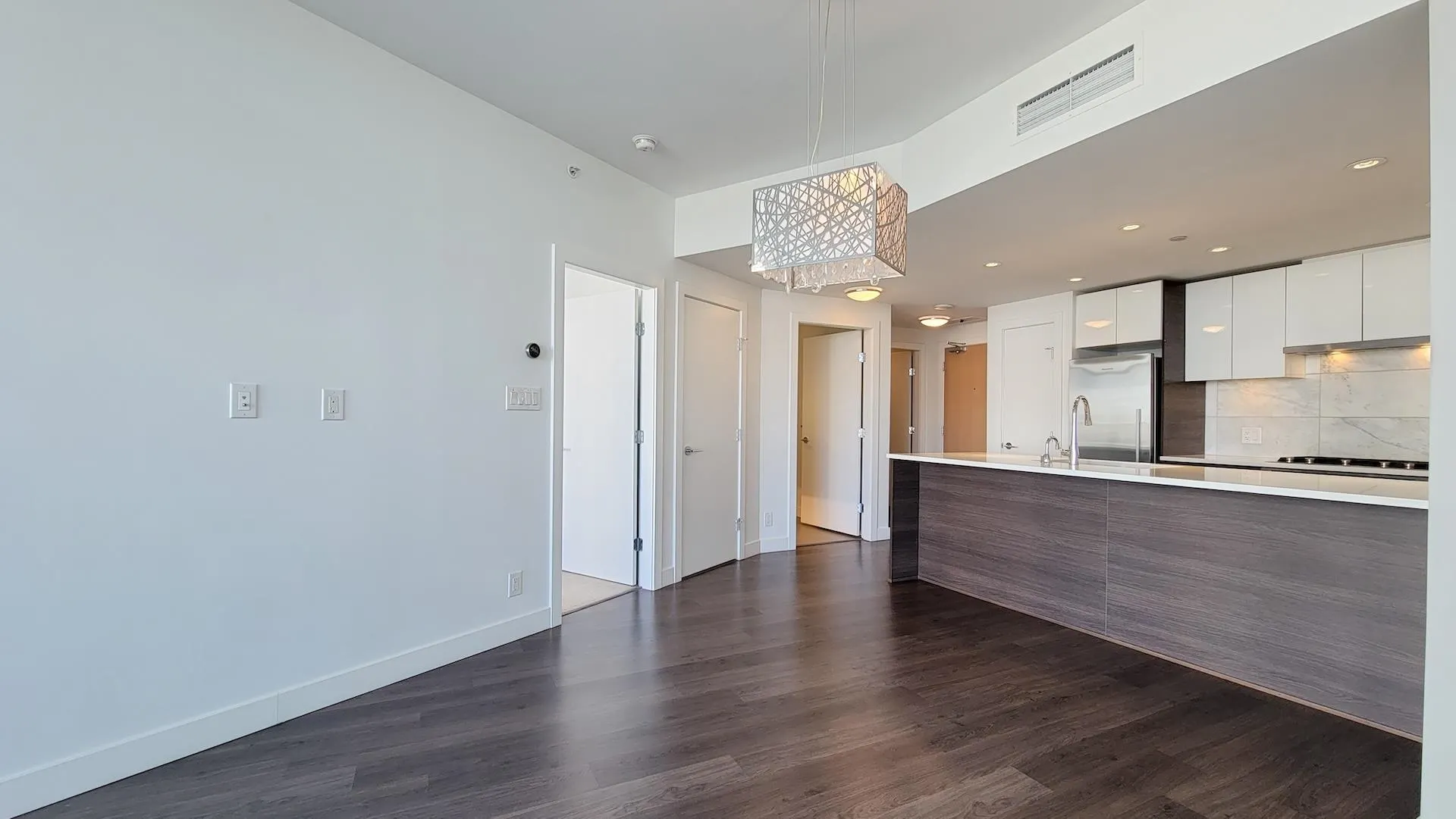 903 3557 Sawmill Crescent