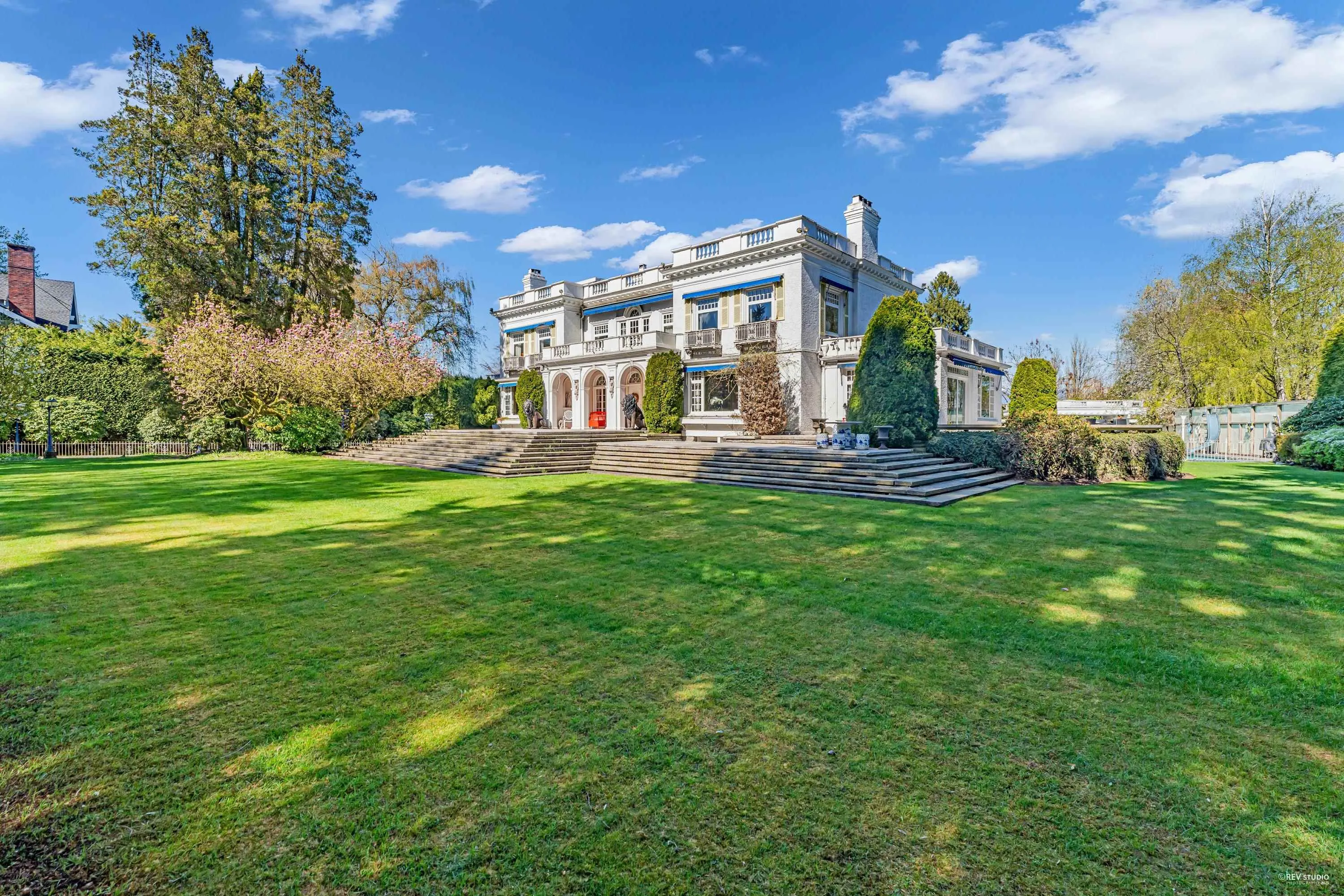 3380 The Crescent