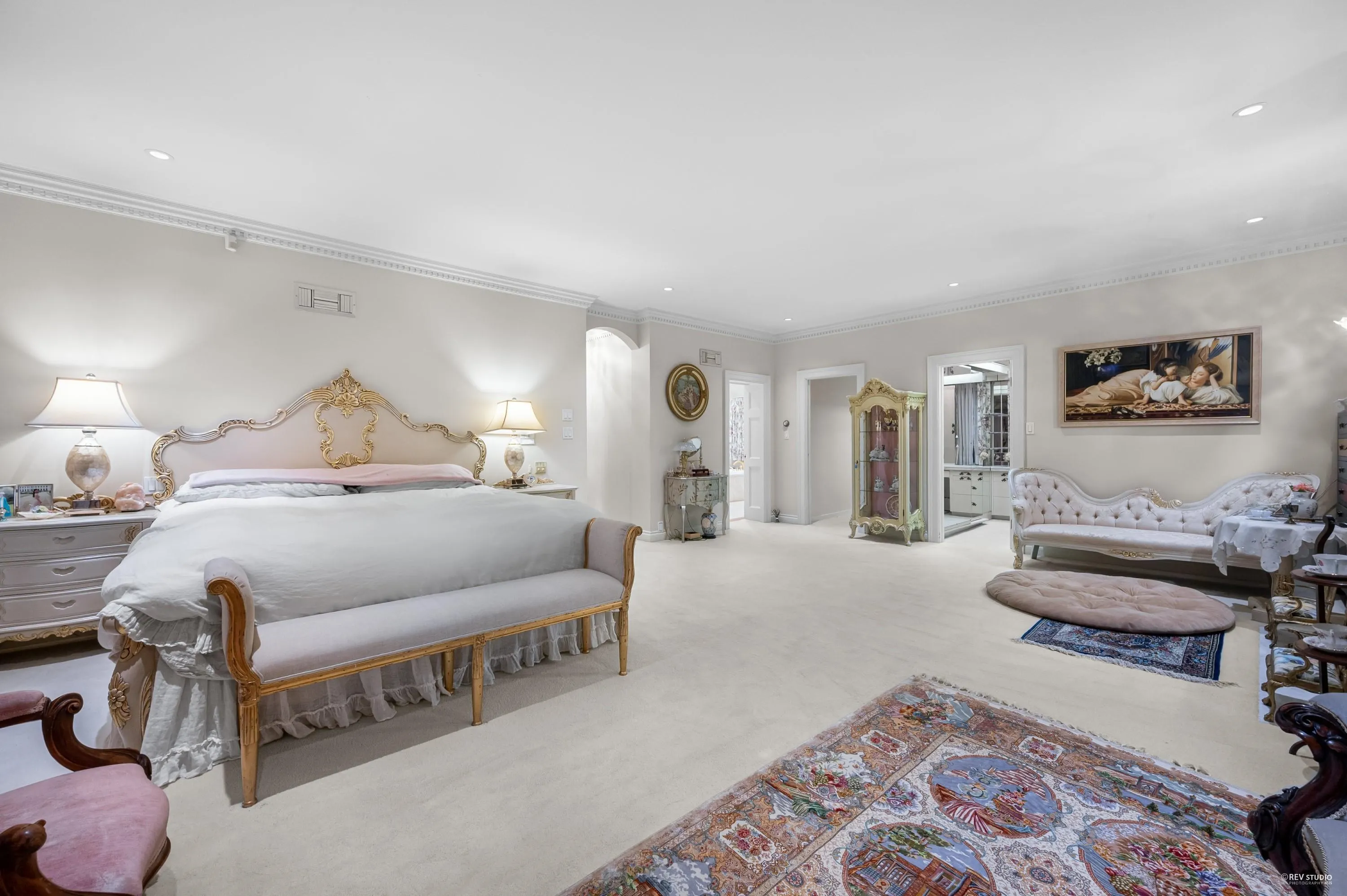 3380 The Crescent