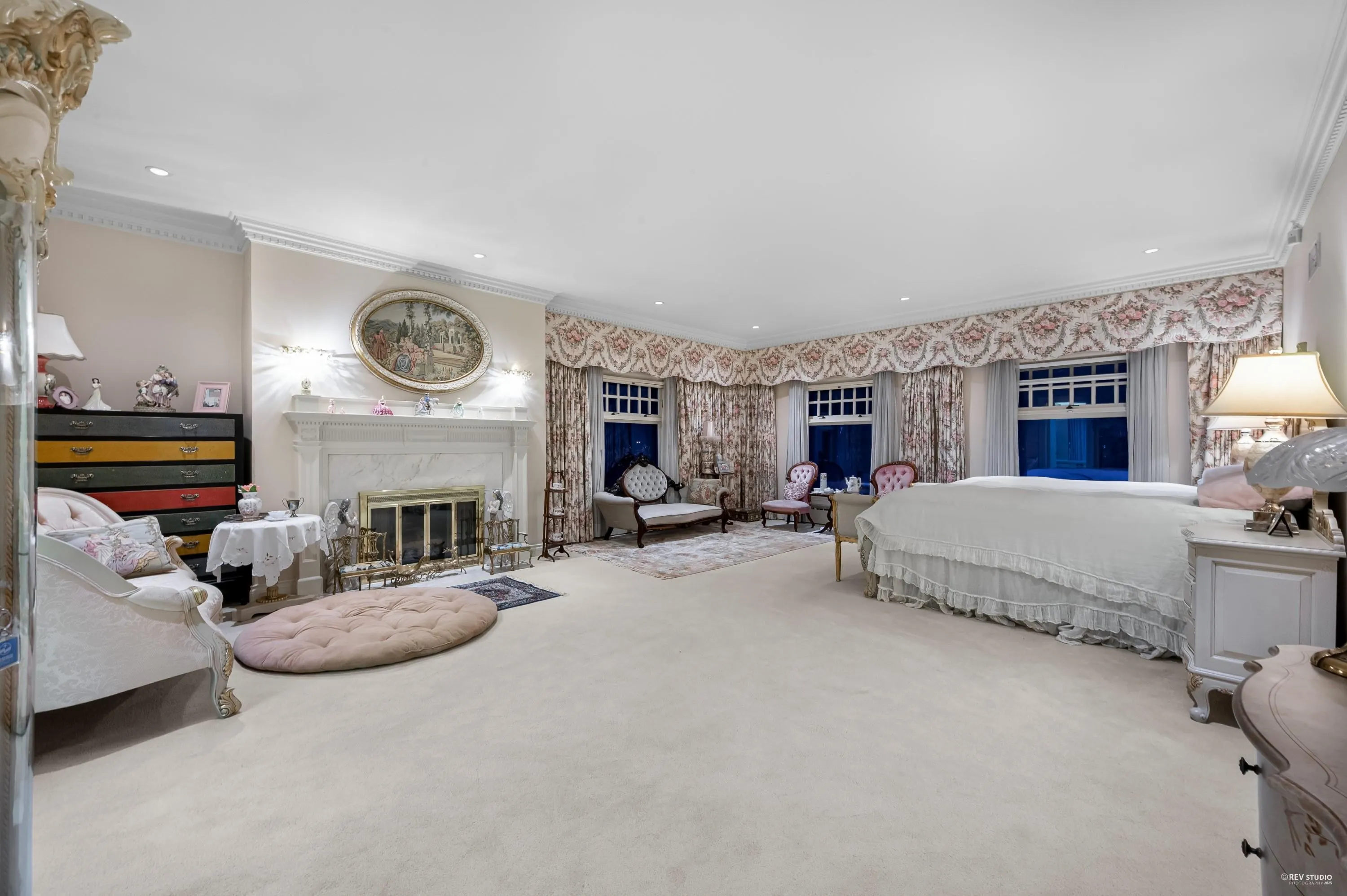 3380 The Crescent