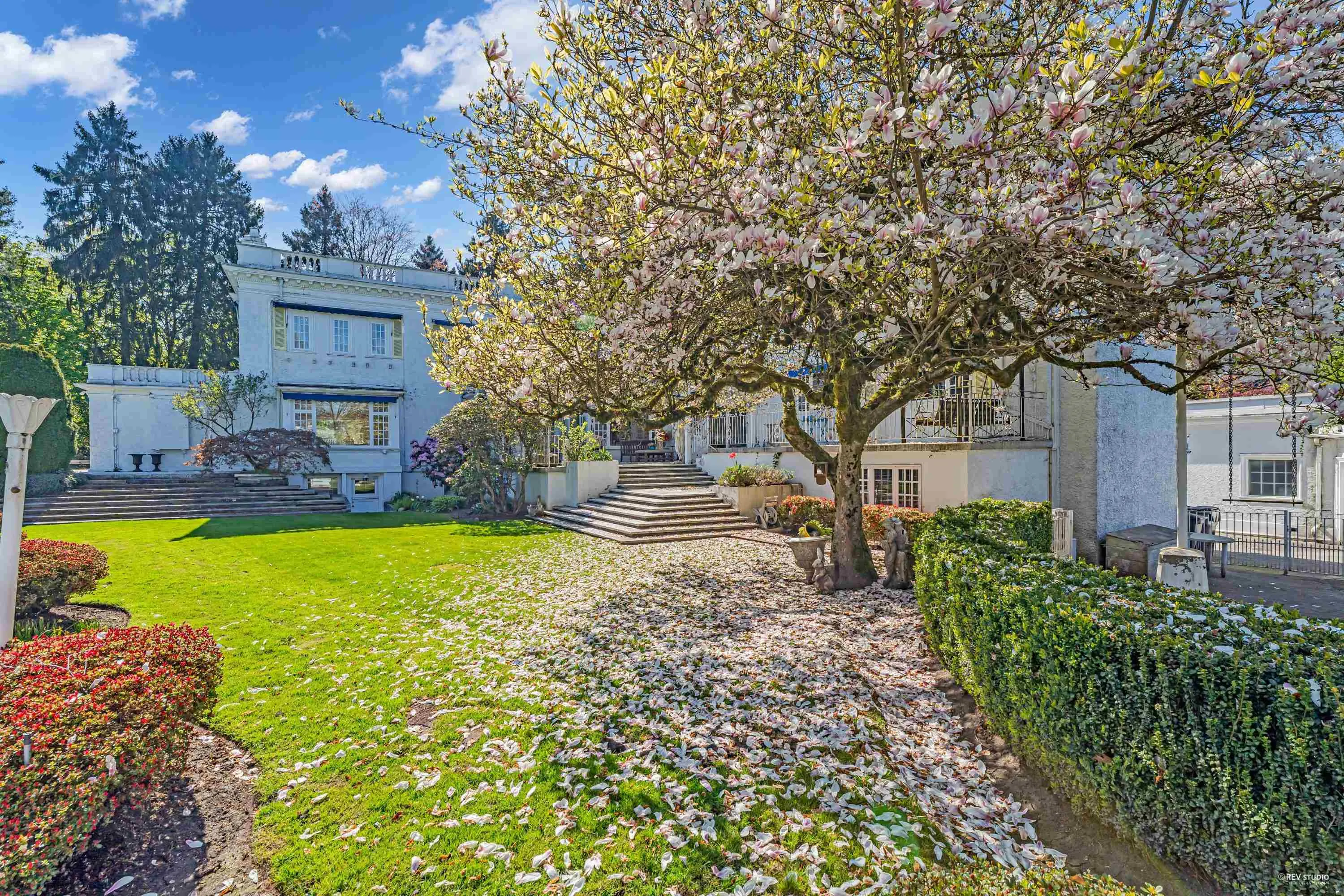 3380 The Crescent