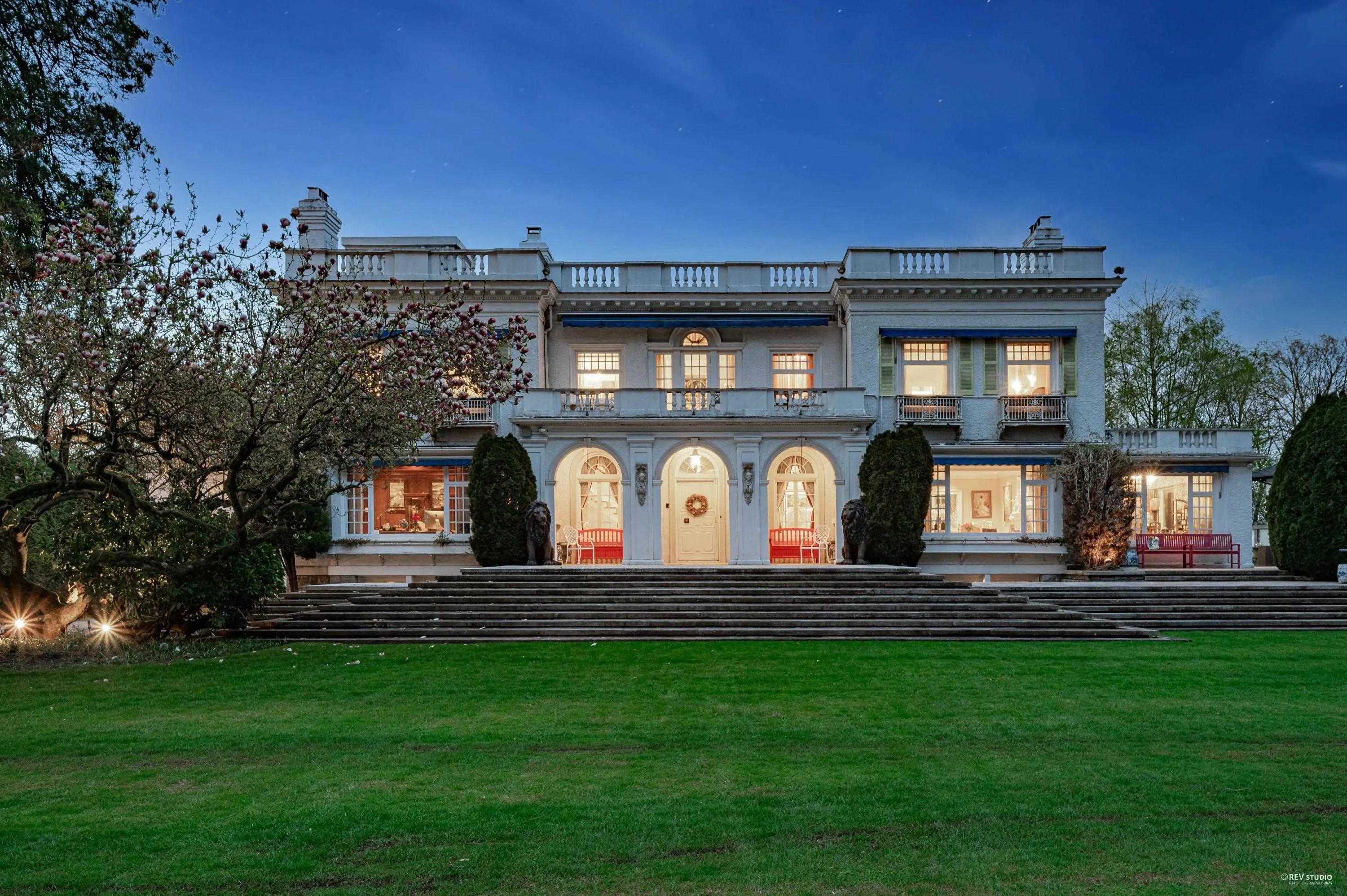 3380 The Crescent