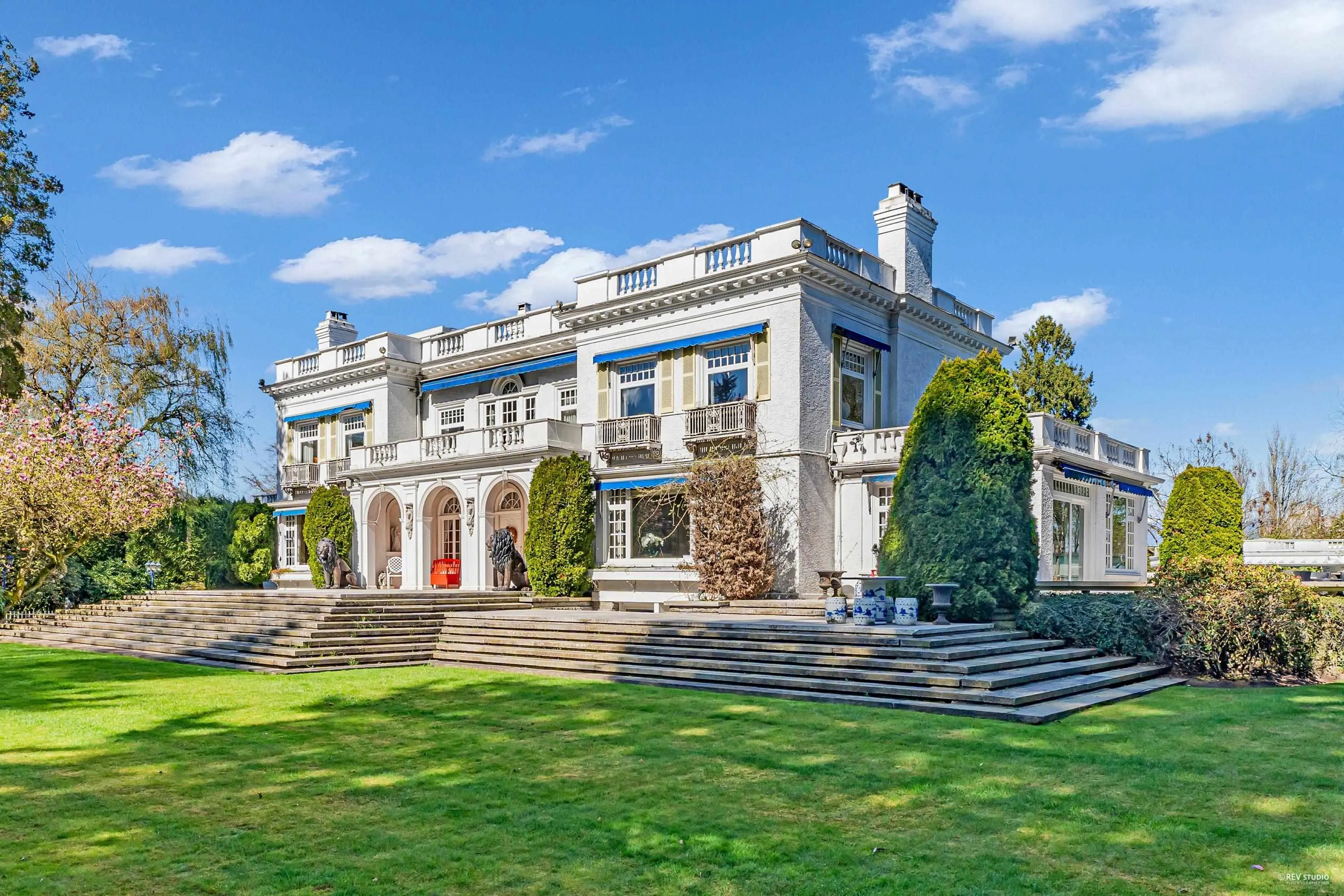 3380 The Crescent