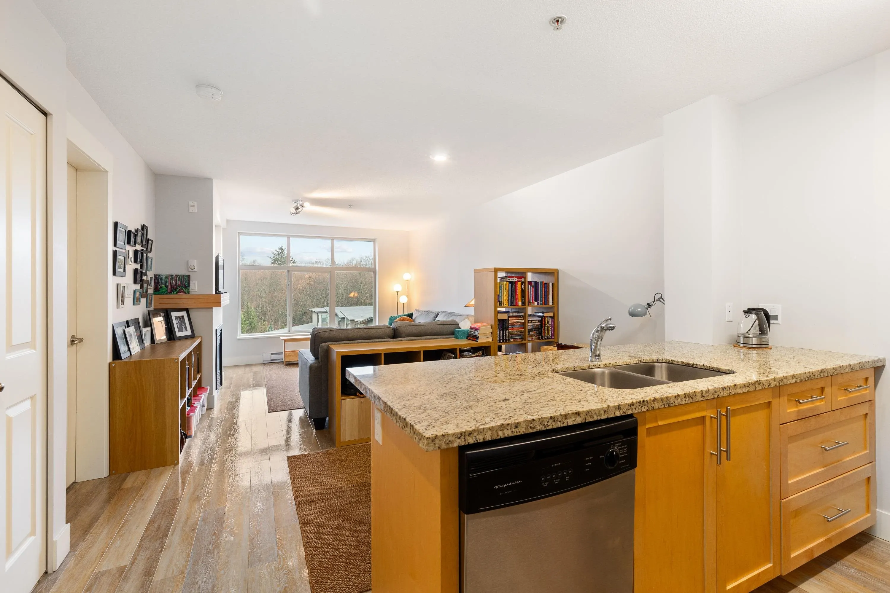 407 1211 Village Green Way
