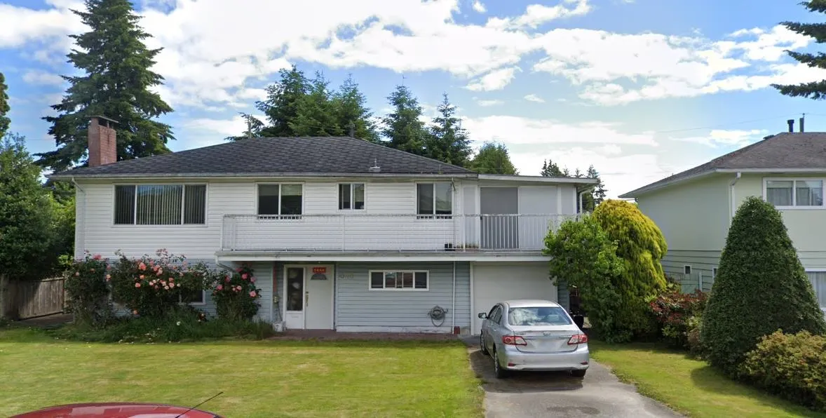 10120 Aintree Crescent