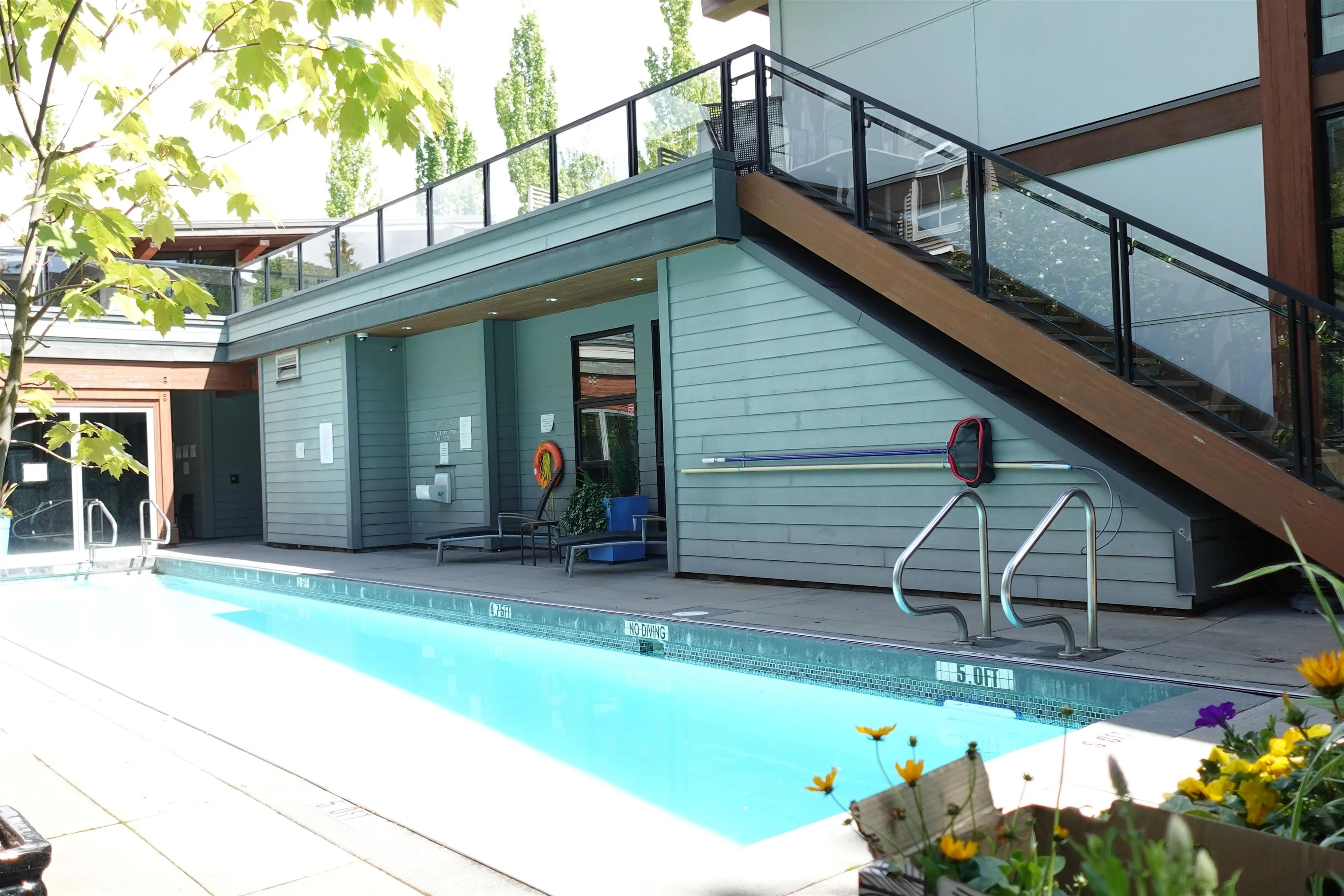 210 6628 120 Street