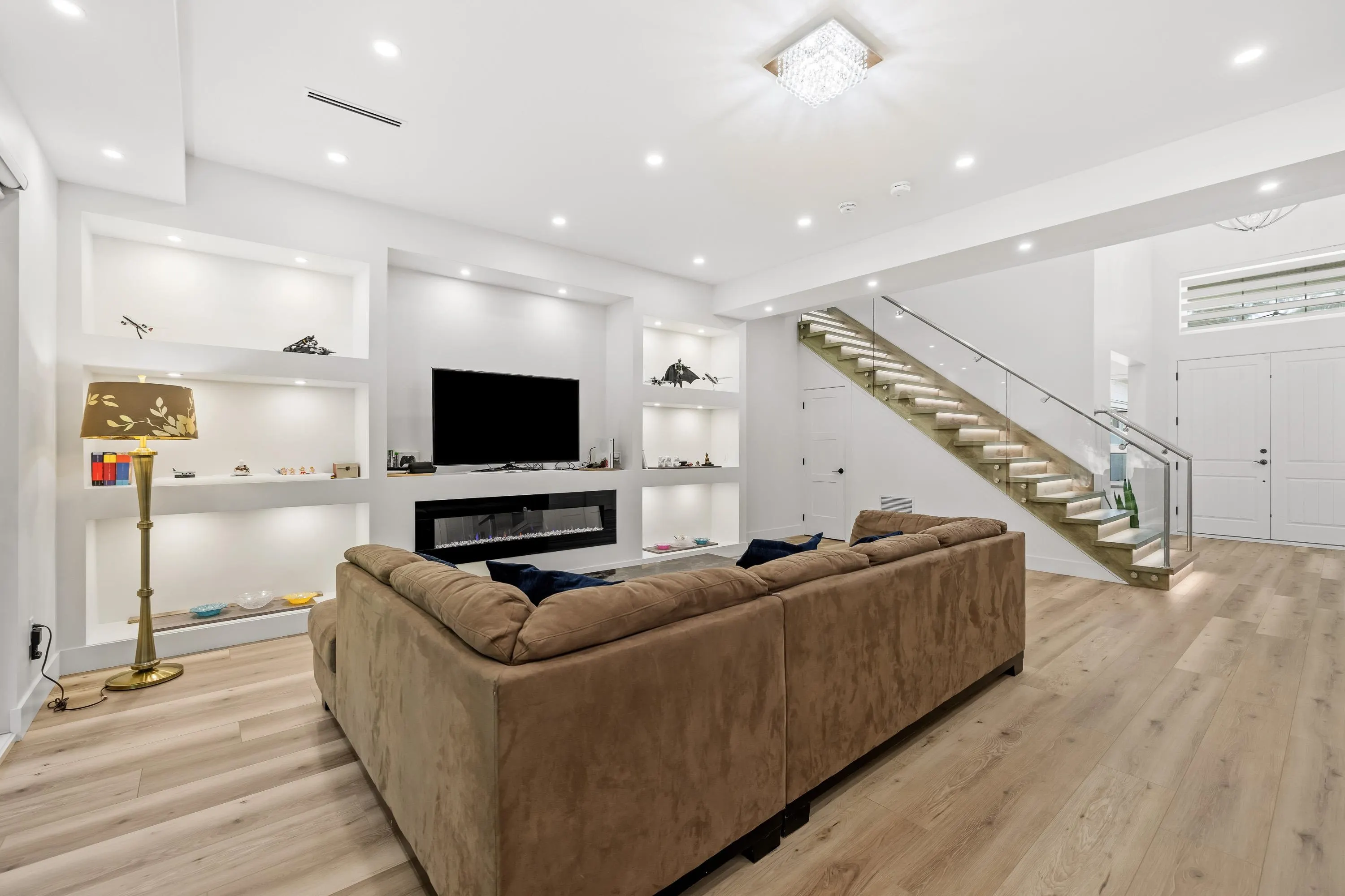1612 142 Street