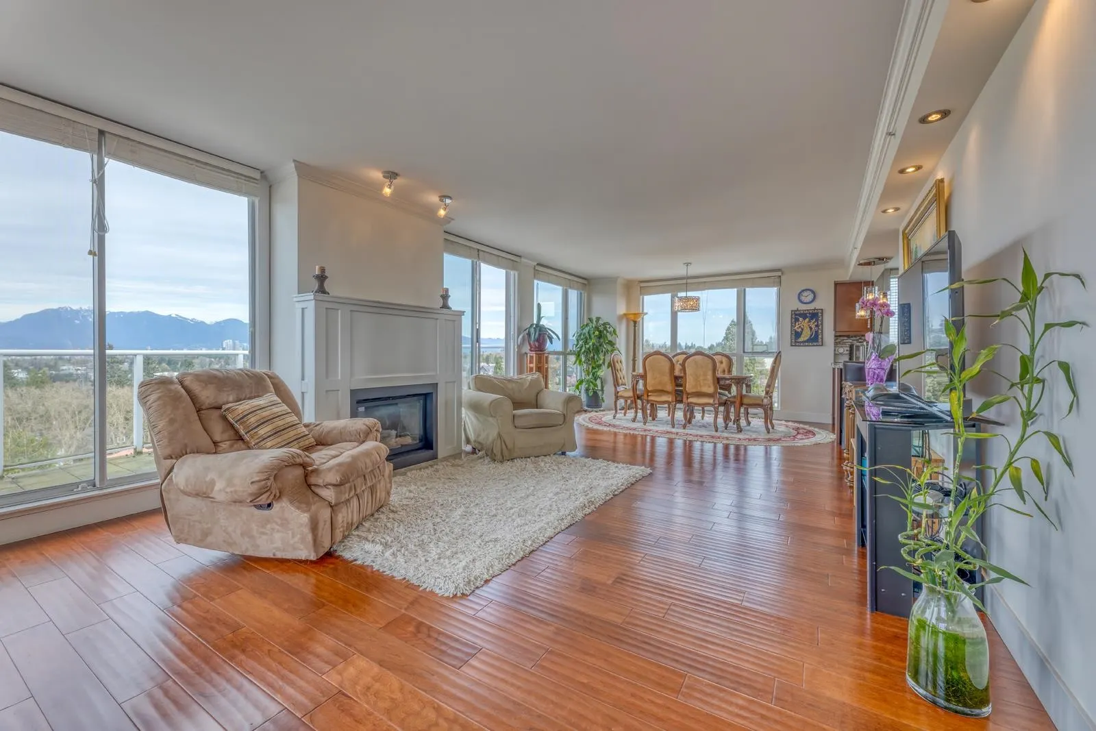 PH1 2121 W 38th Avenue