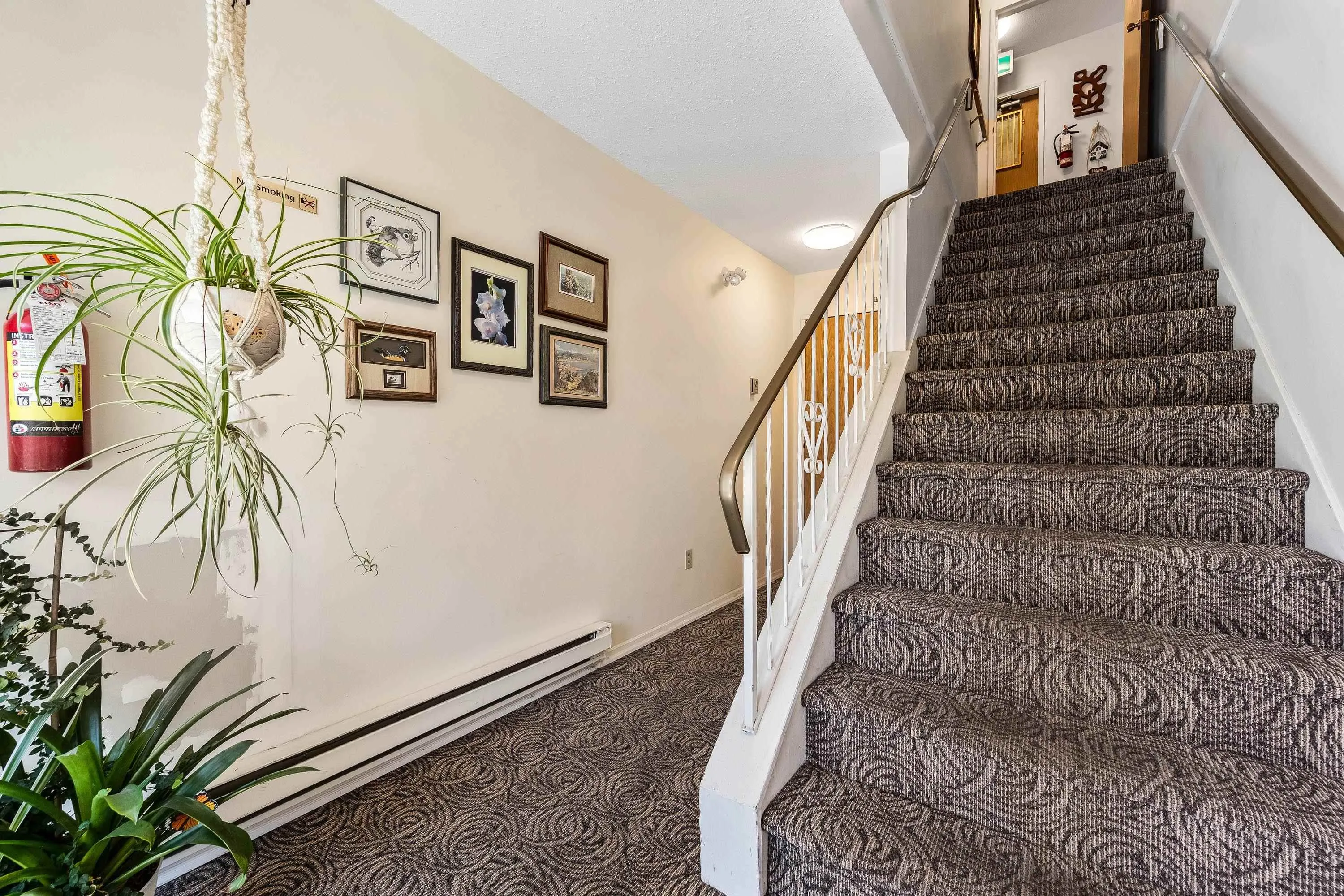 207 2853 W Bourquin Crescent