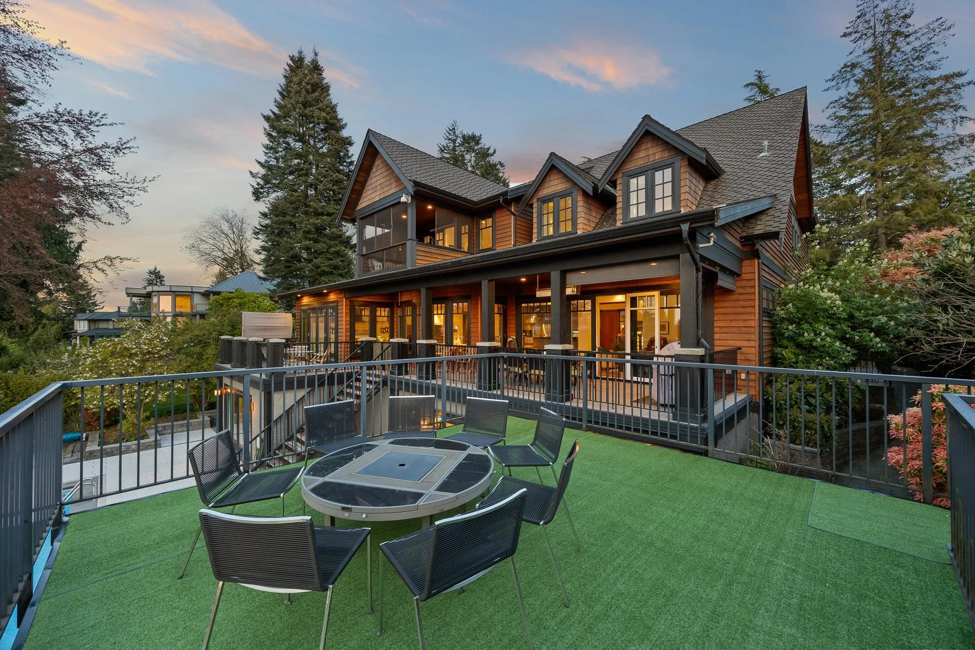 2737 Crescent Drive