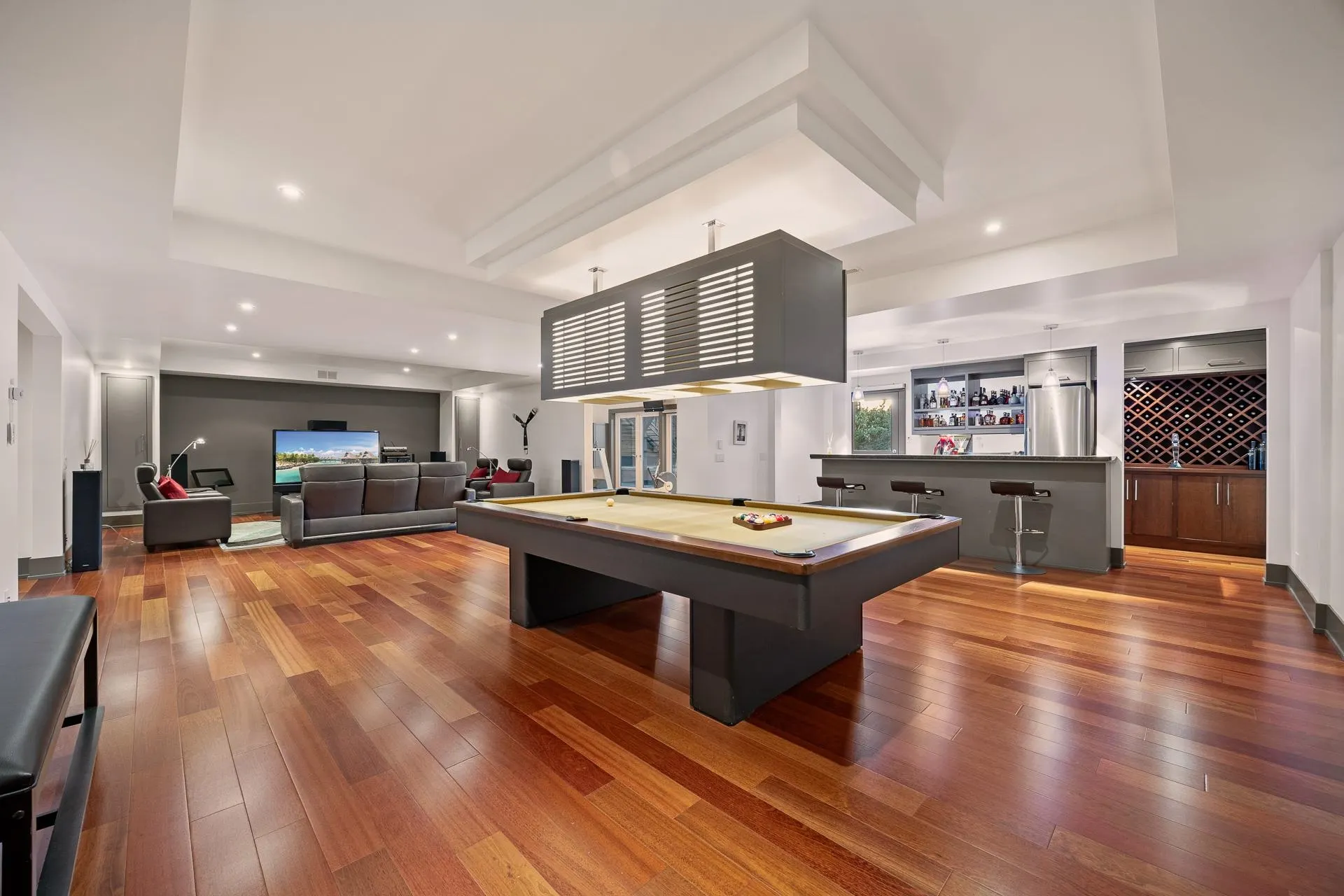 2737 Crescent Drive