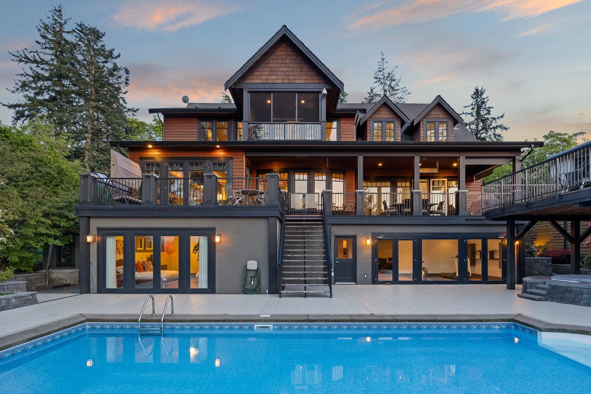 2737 Crescent Drive