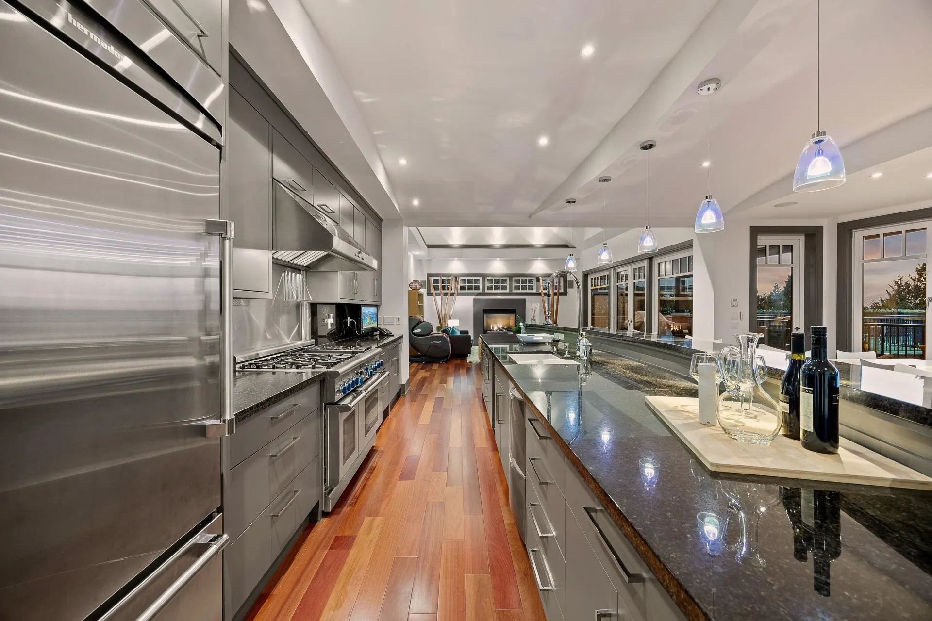 2737 Crescent Drive