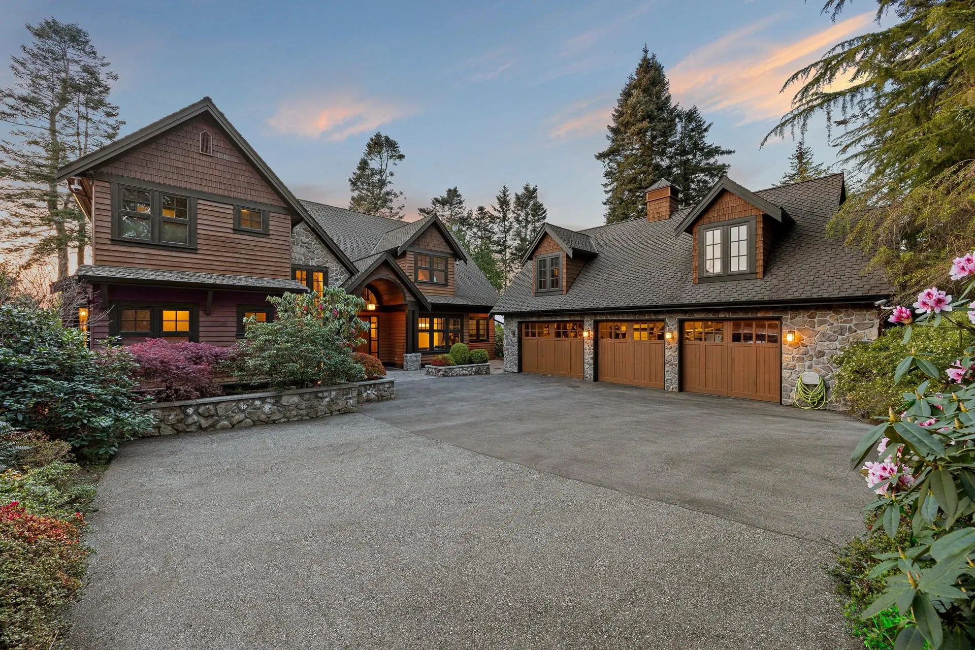 2737 Crescent Drive