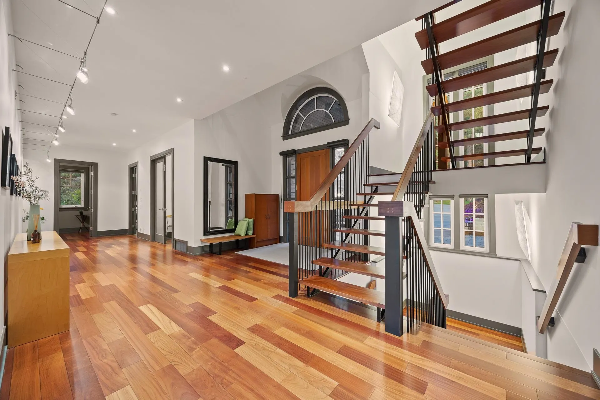 2737 Crescent Drive