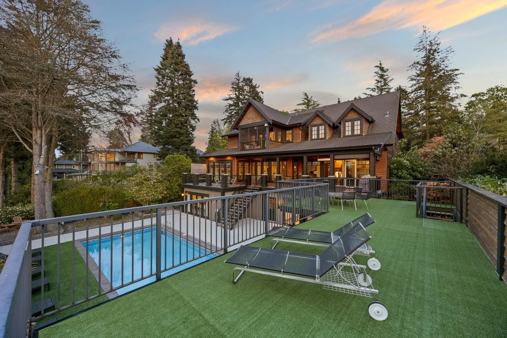 2737 Crescent Drive