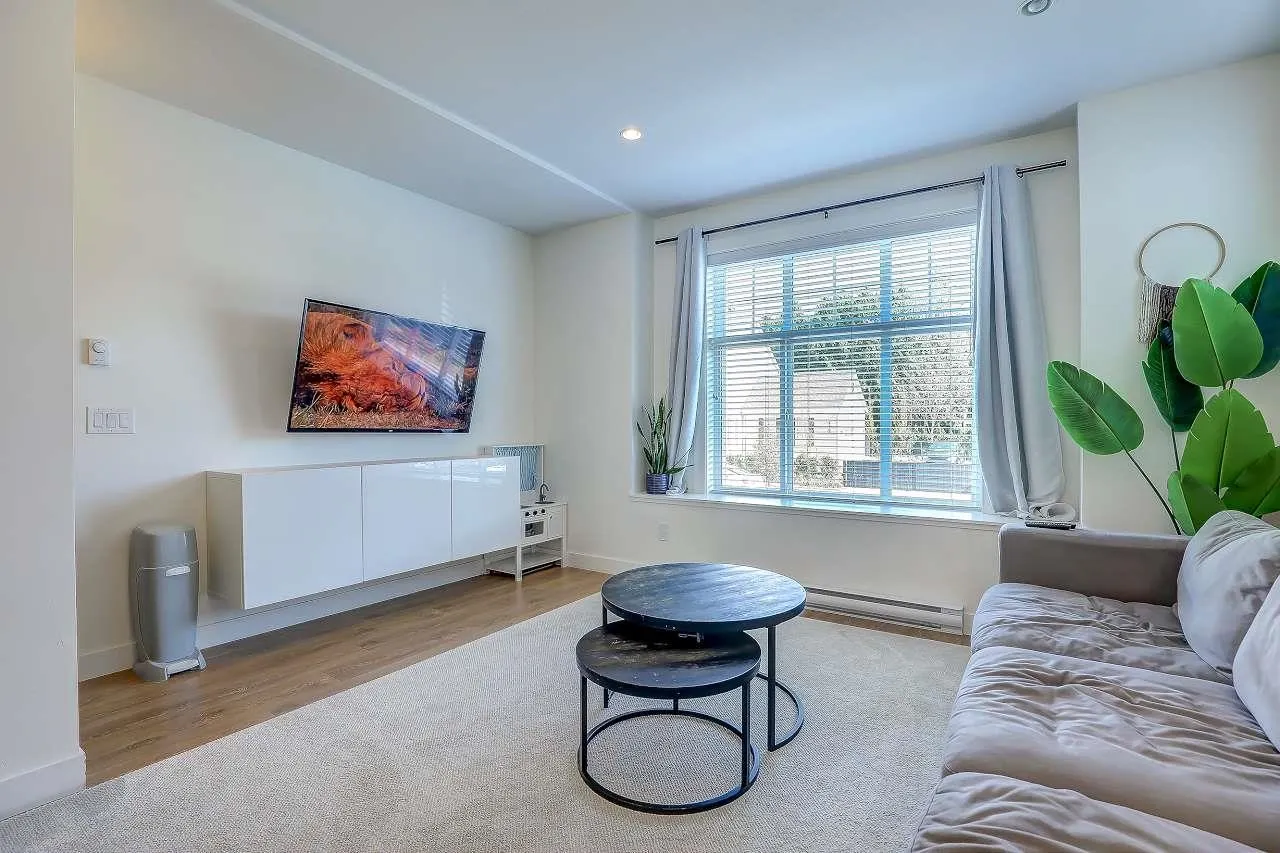 90 27735 Roundhouse Drive