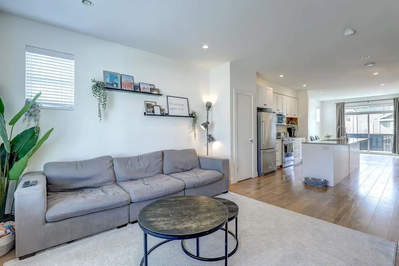 90 27735 Roundhouse Drive
