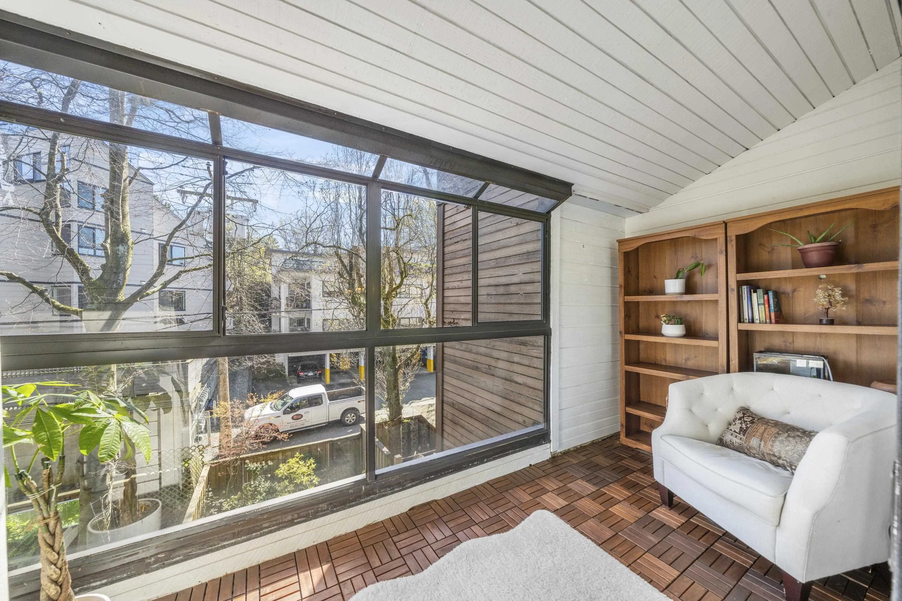 PH5 2410 Cornwall Avenue