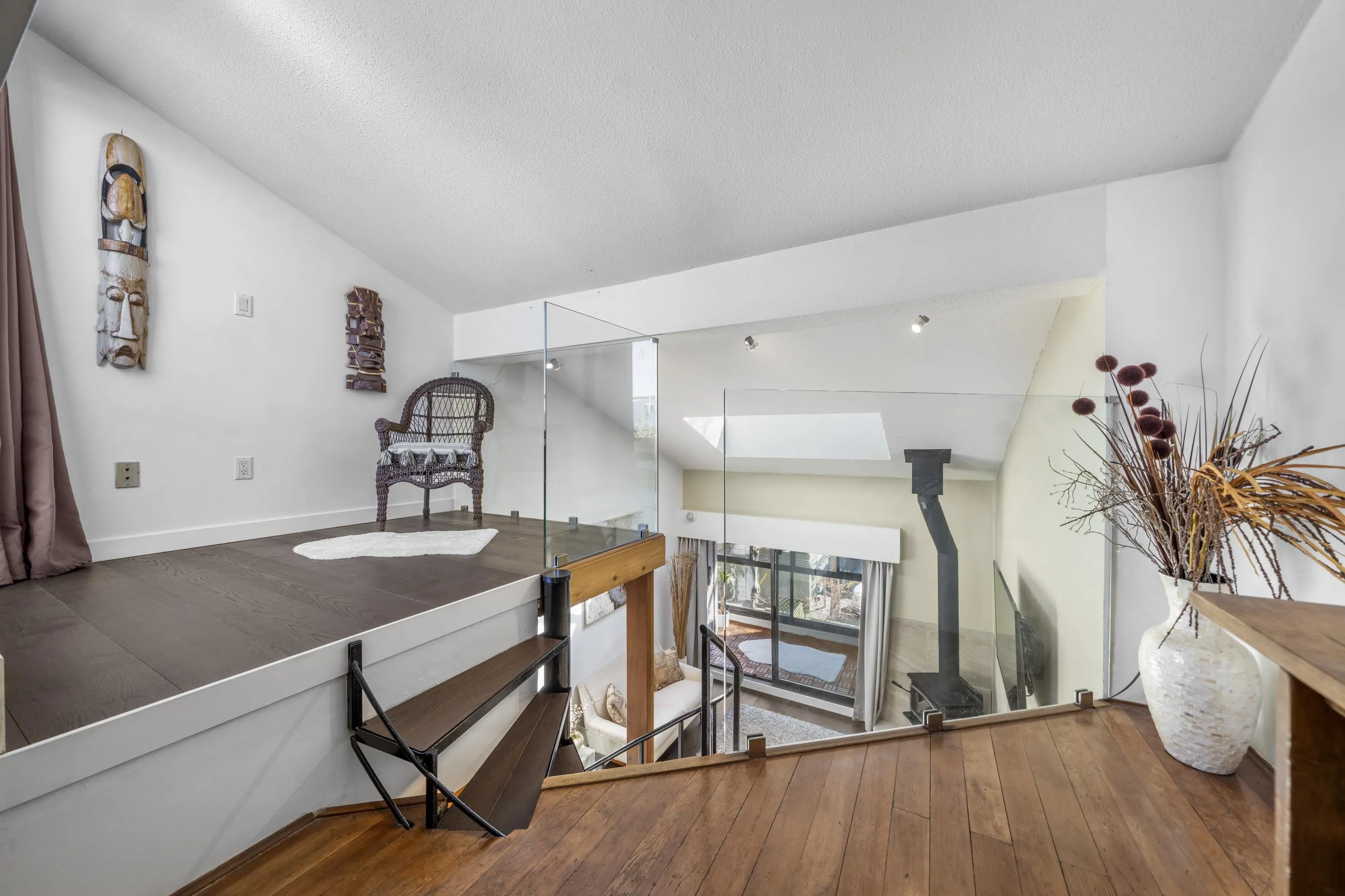 PH5 2410 Cornwall Avenue
